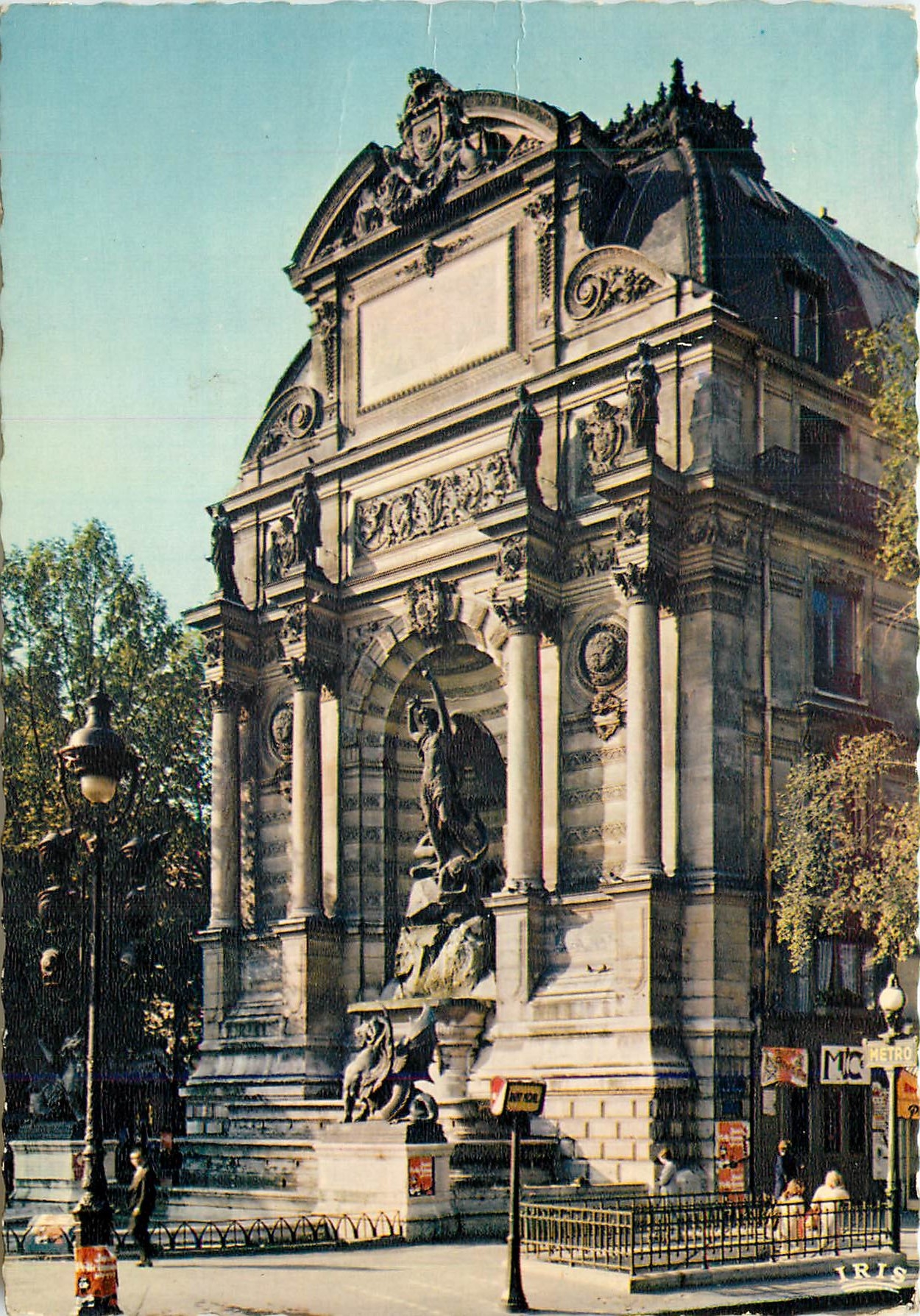 CPM Paris La Fontaine St Michel en bas du Boul Michel