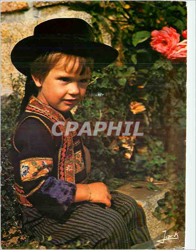 CPM Folklore de Bretagne Boy with a breton costume 