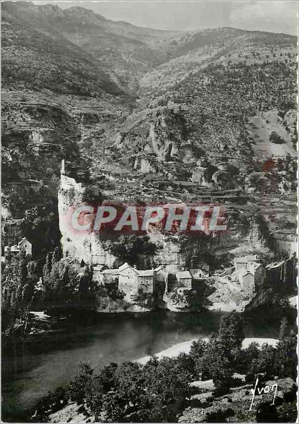 CPM Gorges du Tarn Castelbouc Lozere Le Village et les ruines du Chateau 