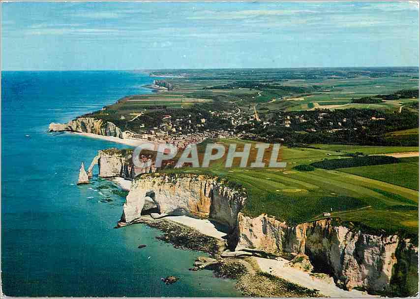 CPM Etretat Seine Maritime Vue d'Avion L'Aiguille la Falaise et la porte d'Aval 