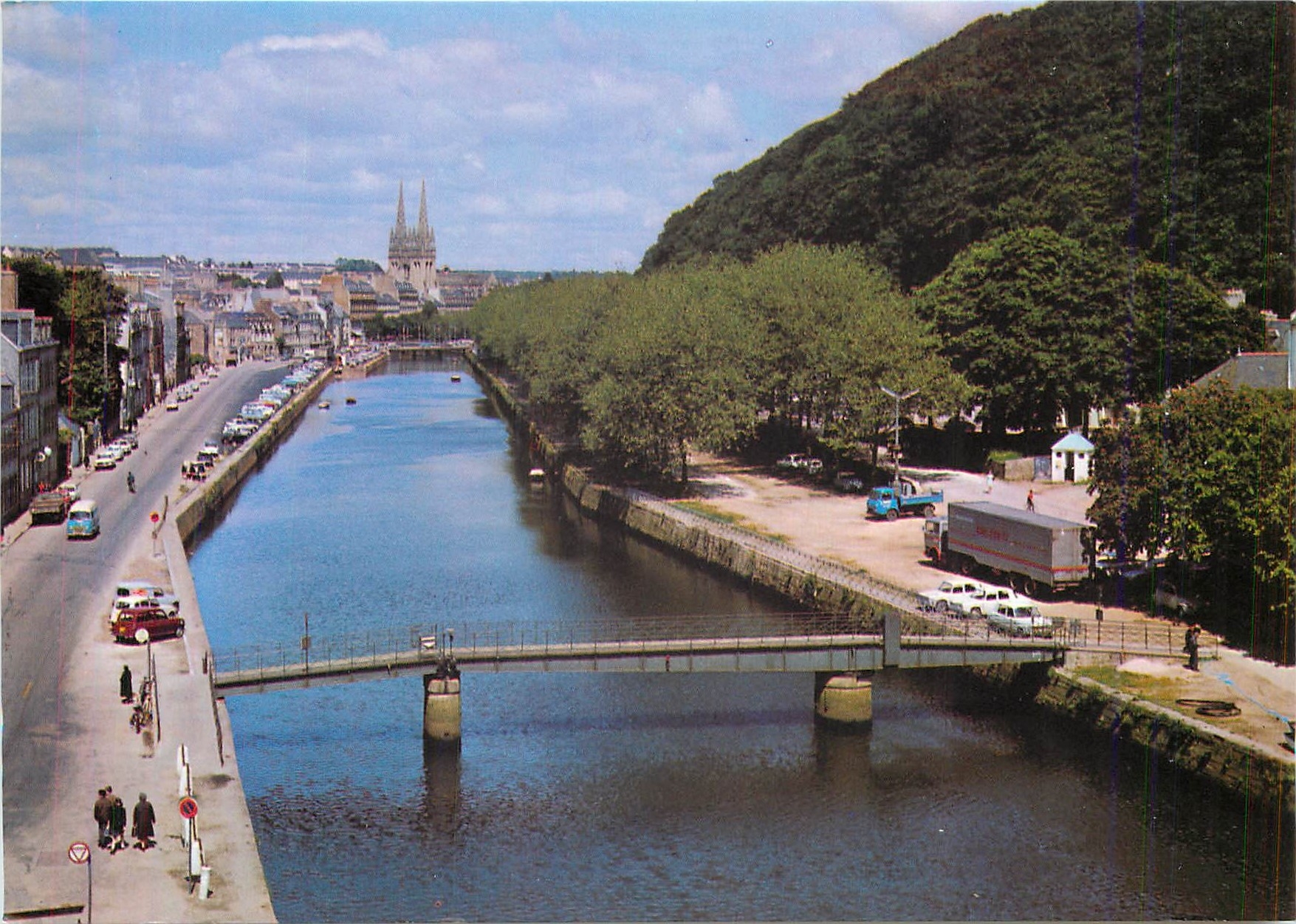 CPM Quimper Les Allees de Loc marie le Quai du Cap Horn la Cathedrale Saint Corentin 