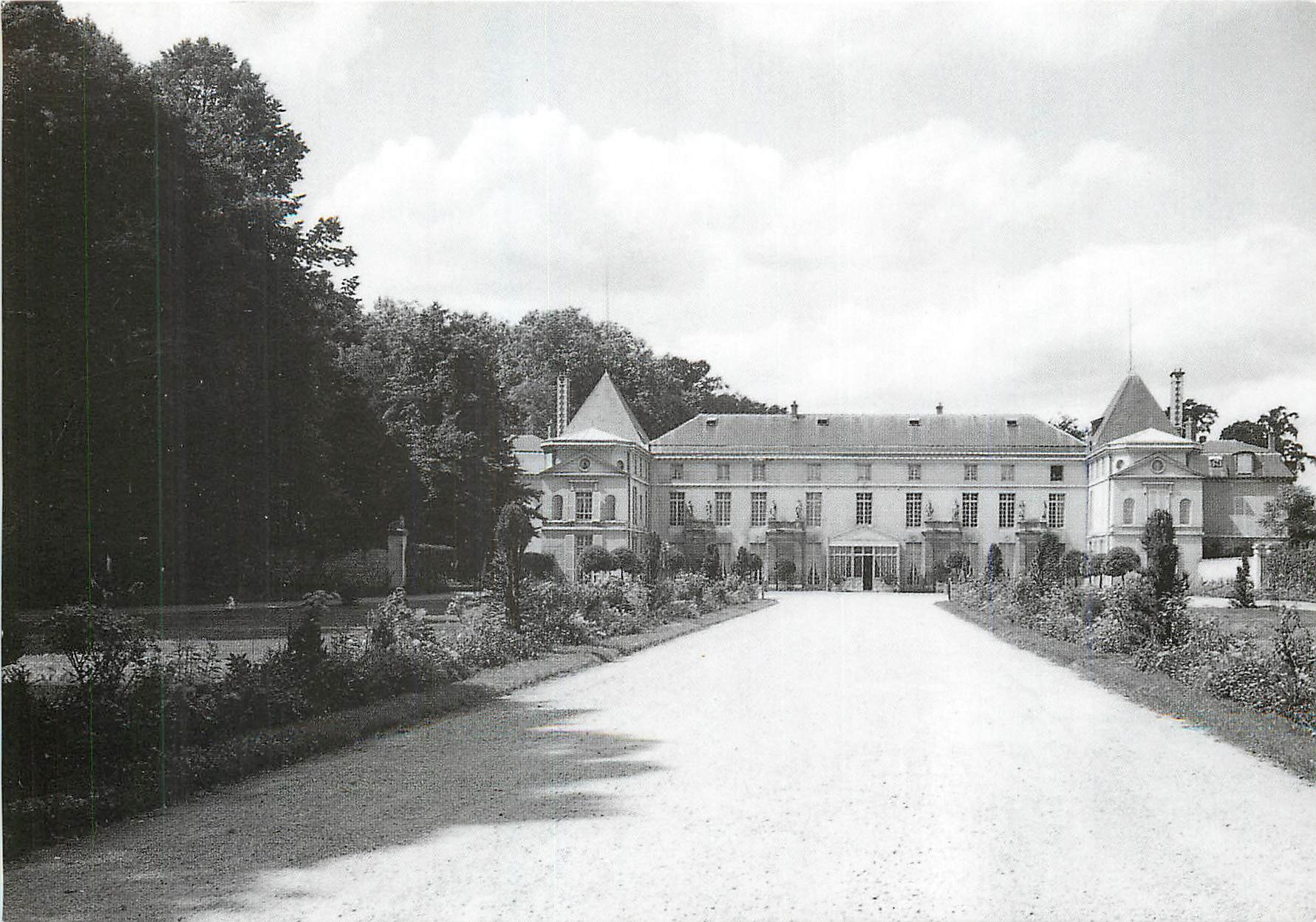 CPM Musee national des chateaux de Malmaison et Bois Preau 