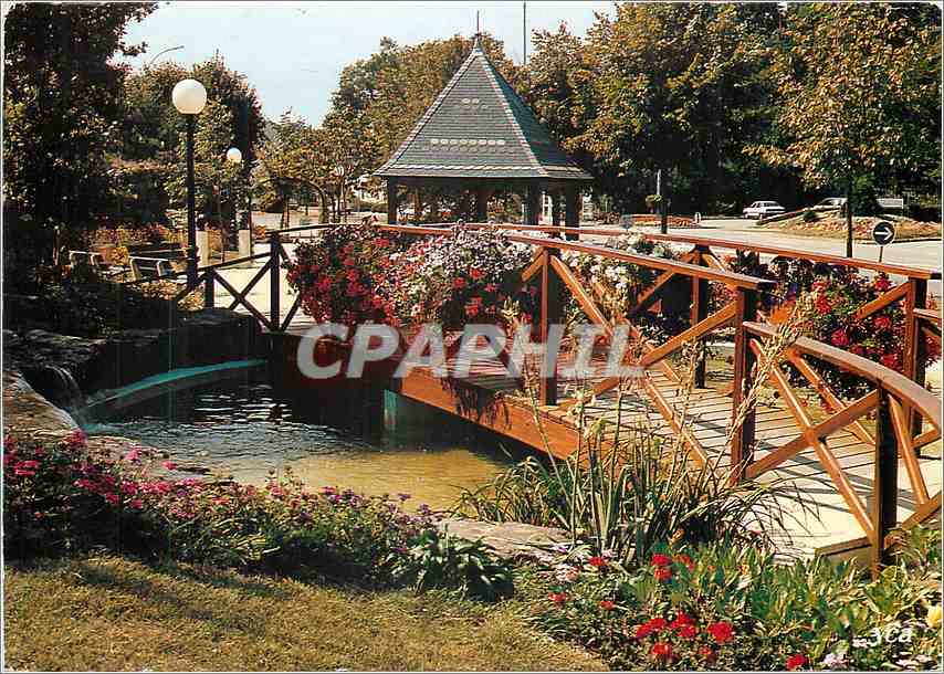 CPM En Bretagne Cesson Sevigne Le Jardin Botanique Boulevard Mail Bourgchevreuil 