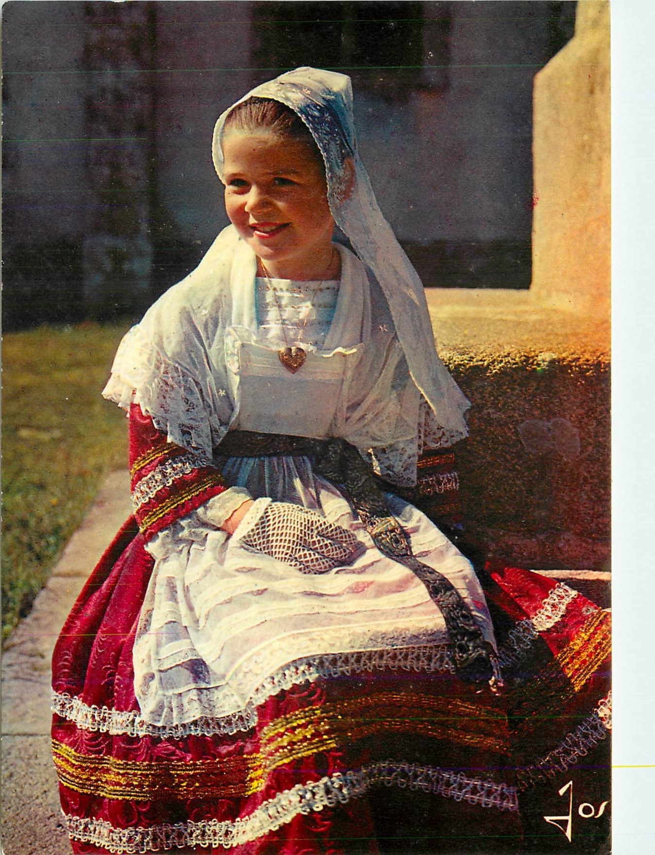 CPM Costume du Leon Fillette en constume de Plouguerneau et de la region 