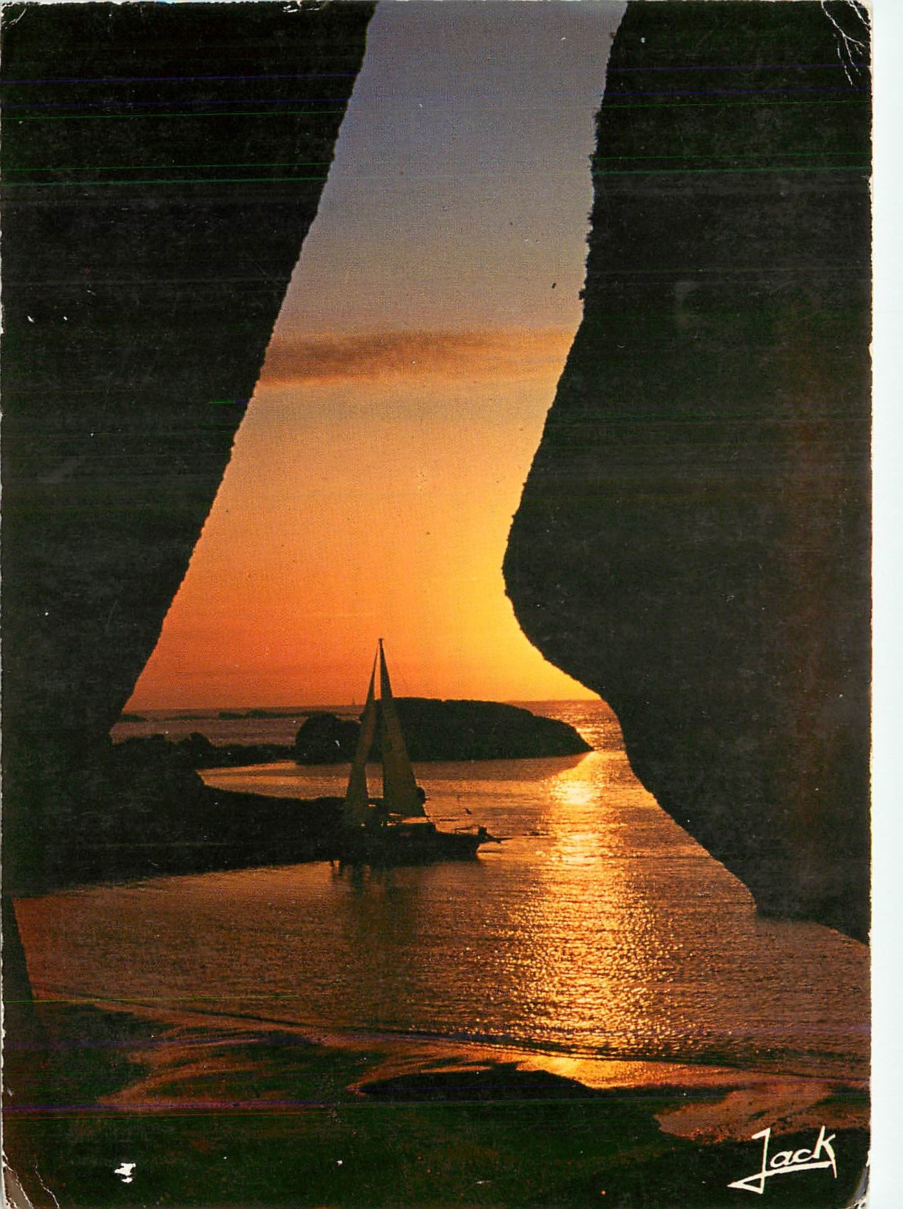 Soleil couchant sur la côte rocheuse — Couleurs de Bretagne, n°219 — Éd. Lorient