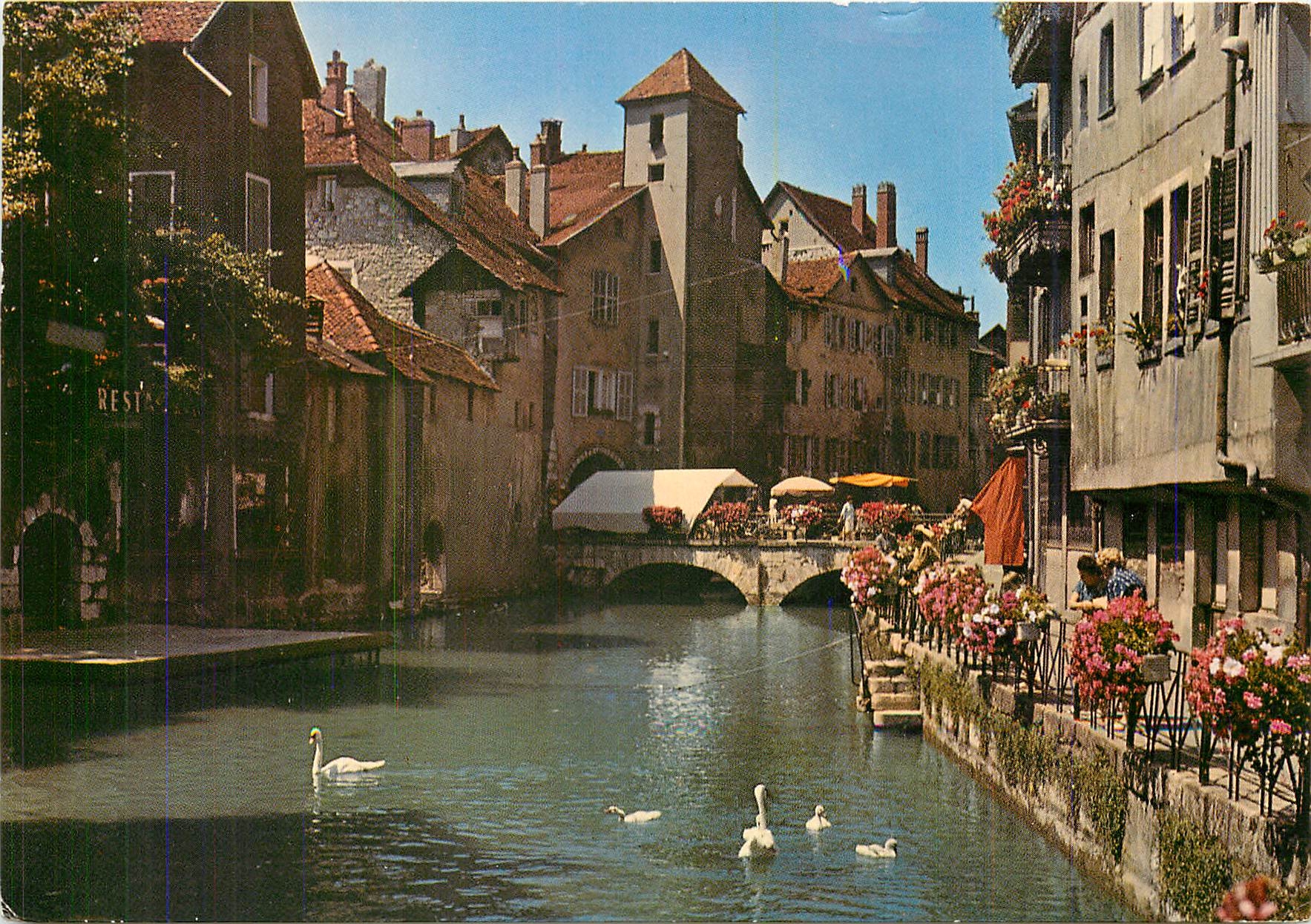Annecy - Canal du Thiou, blühende alte Viertel und Brücke Morens — Éditions TELL