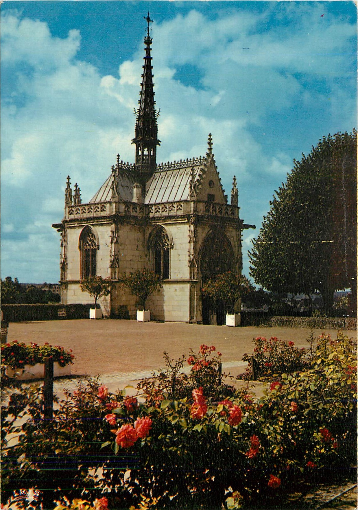 CPM Amboise La Chapelle St Hubert dans le Parc du Chateau 
