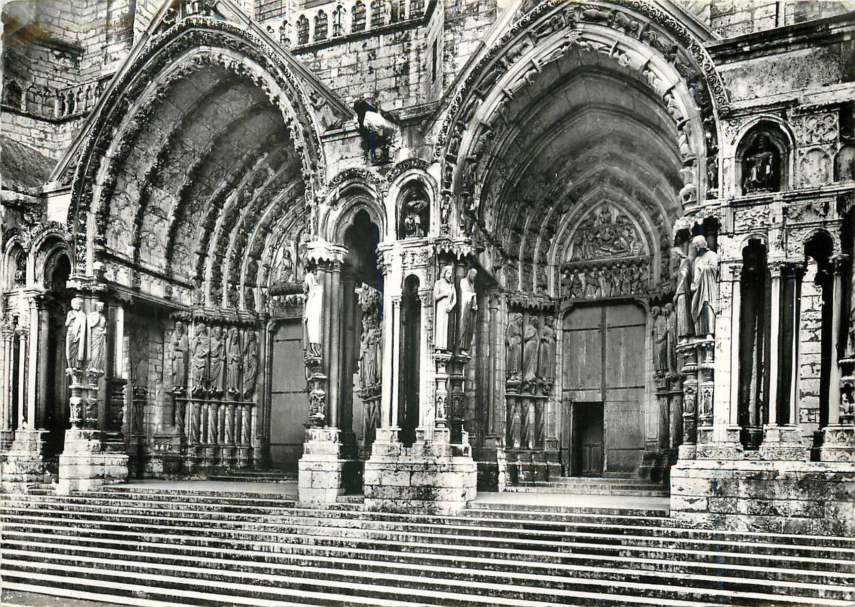 CPM Chartres Porche Nord 