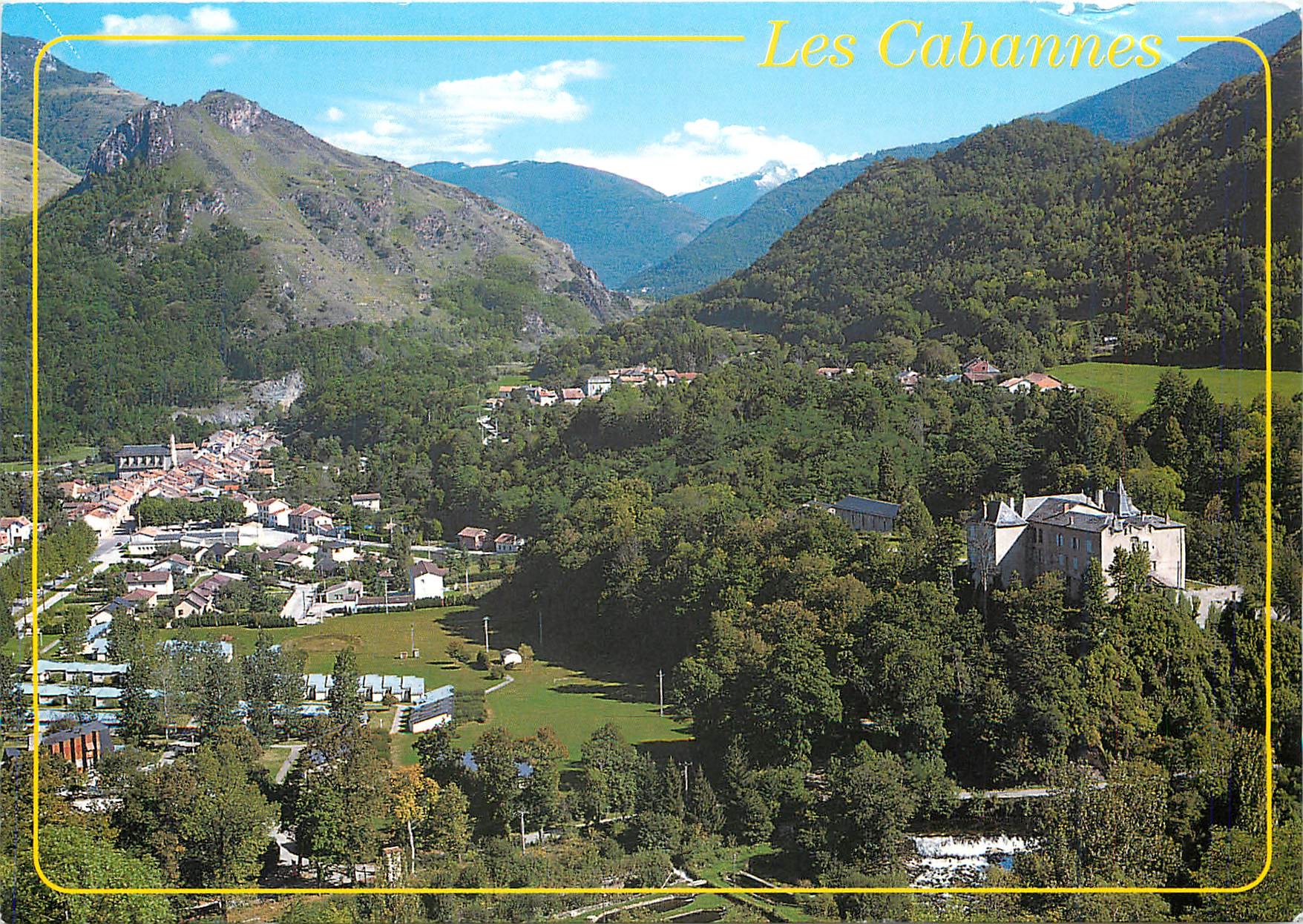 CPM Les Cabannes Ariege Vue generale avec en fond le Pic St Pierre Au premier plan le VVE et le Chat