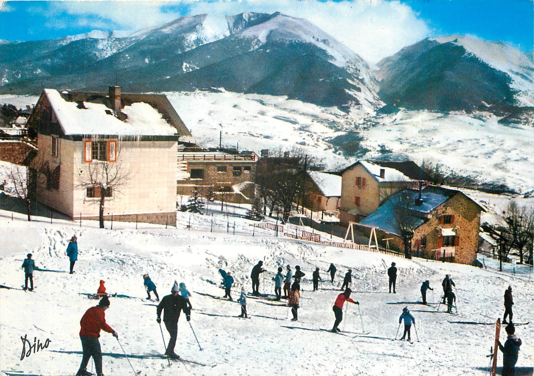 CPM Lumiere et Couleurs du Roussillon Pyrenees Orientales Font Romeu La lecon de ski dans la station
