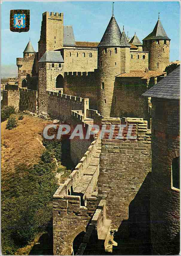 CPM Arts et Couleurs de l'Aude Carcassonne Cite medievale Le Chateau Comtal et le Porte du Senechal 