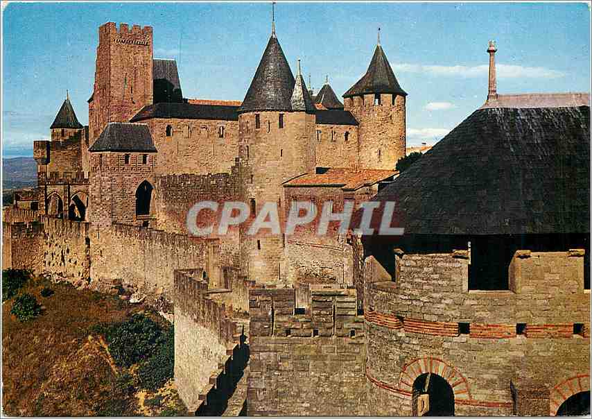 CPM Cite de Carcassonne Aude Exterieur du Chateau Comtal Tour Wisigothe 