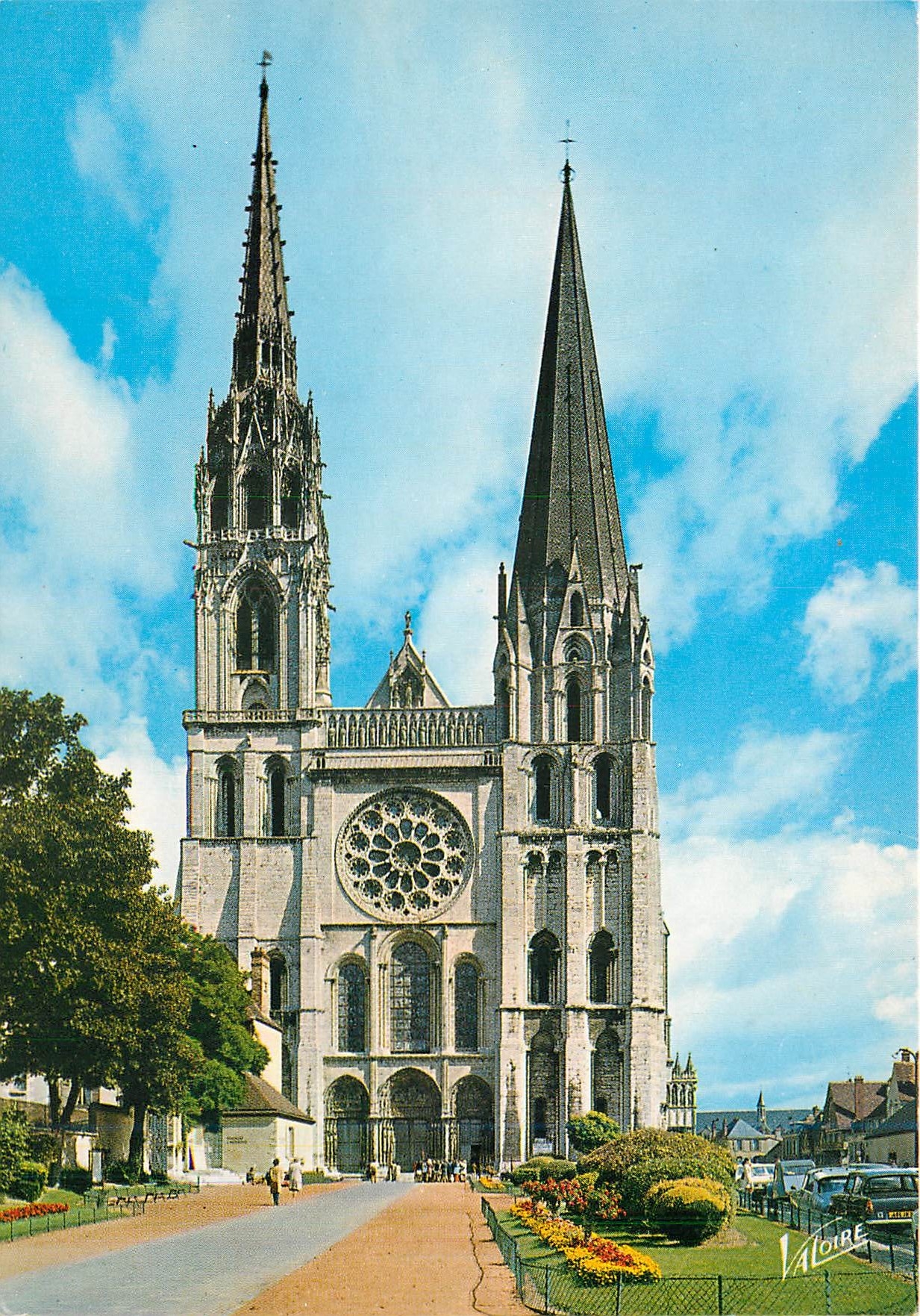 Chartres — Cathédrale gothique — Éditions Valoire