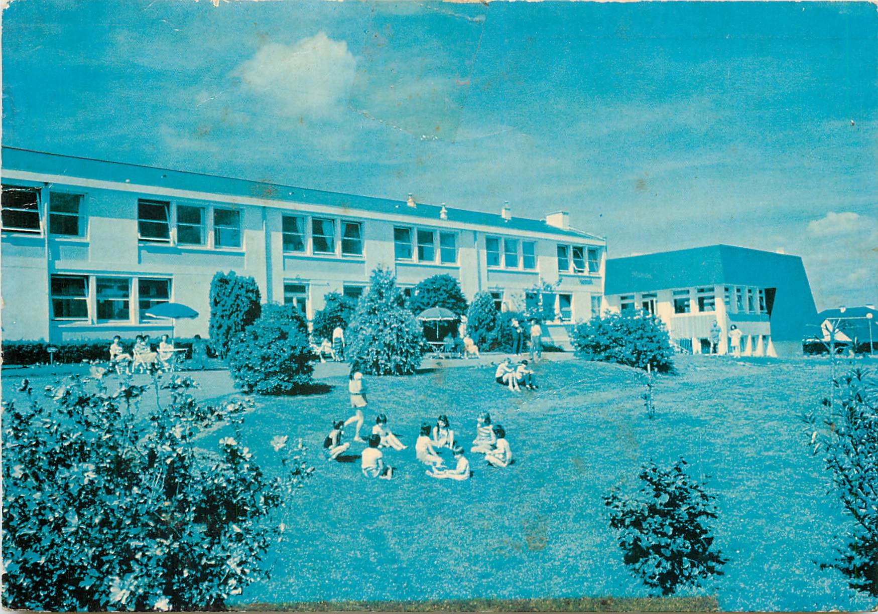 CPM Maison Familiale des Cotes du Val de Loire Chalonnes sur Loire 