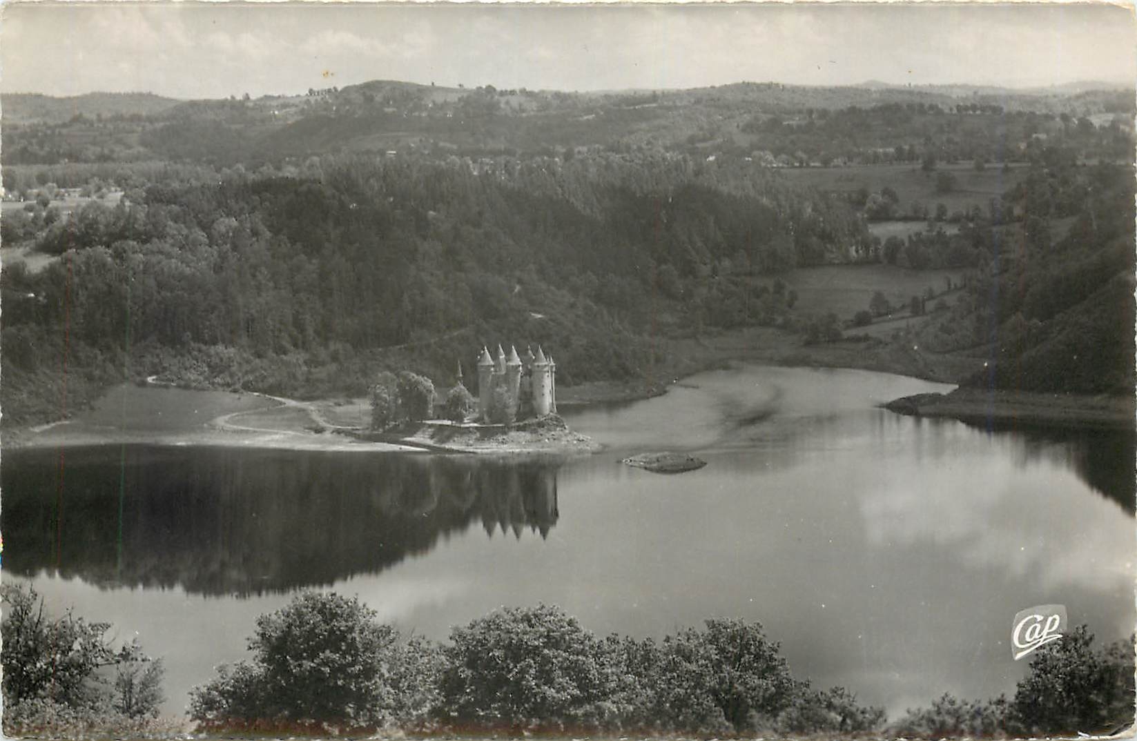 CPM Environs de Bort les Orgues Lanobre Cantal Le Chateau de Val 