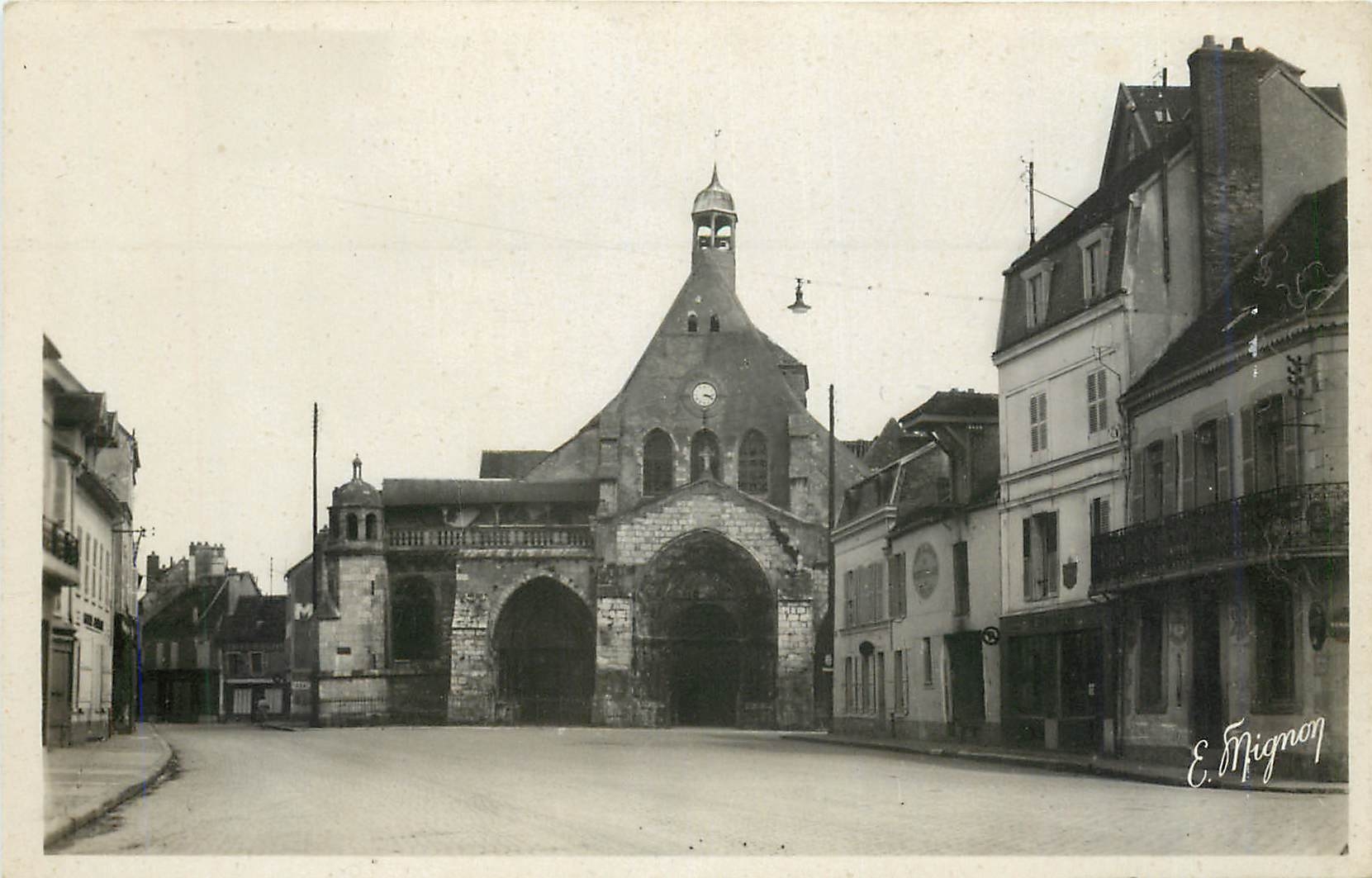 CPM Provins S et M Place Saint Ayoul 