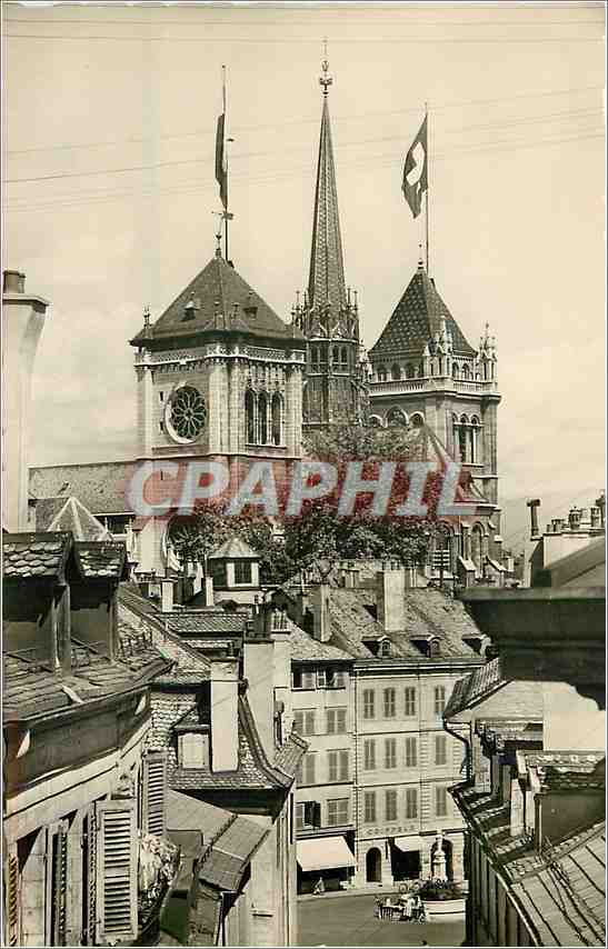 CPM Geneve Rue Etienne Dumont le Bourg de Four et les Tours de St Pierre 