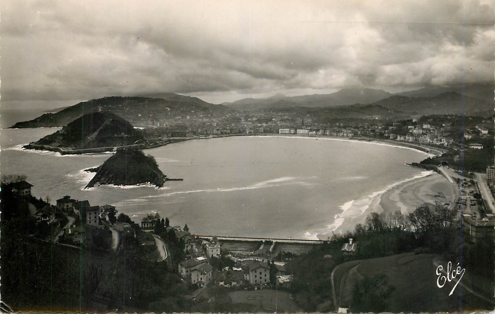 CPM St Sebastien Espagne Vue d'Ensemble de la Concha 