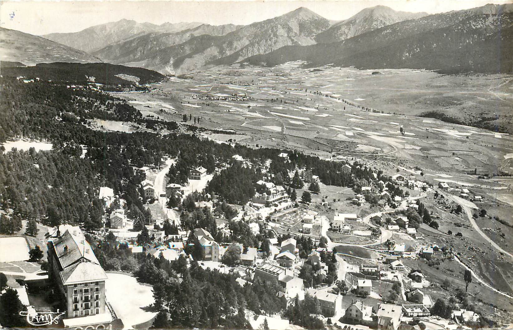 CPM Font Romeu Pyr Or Station estivale et Sports d'hiver Cure d'Air 
