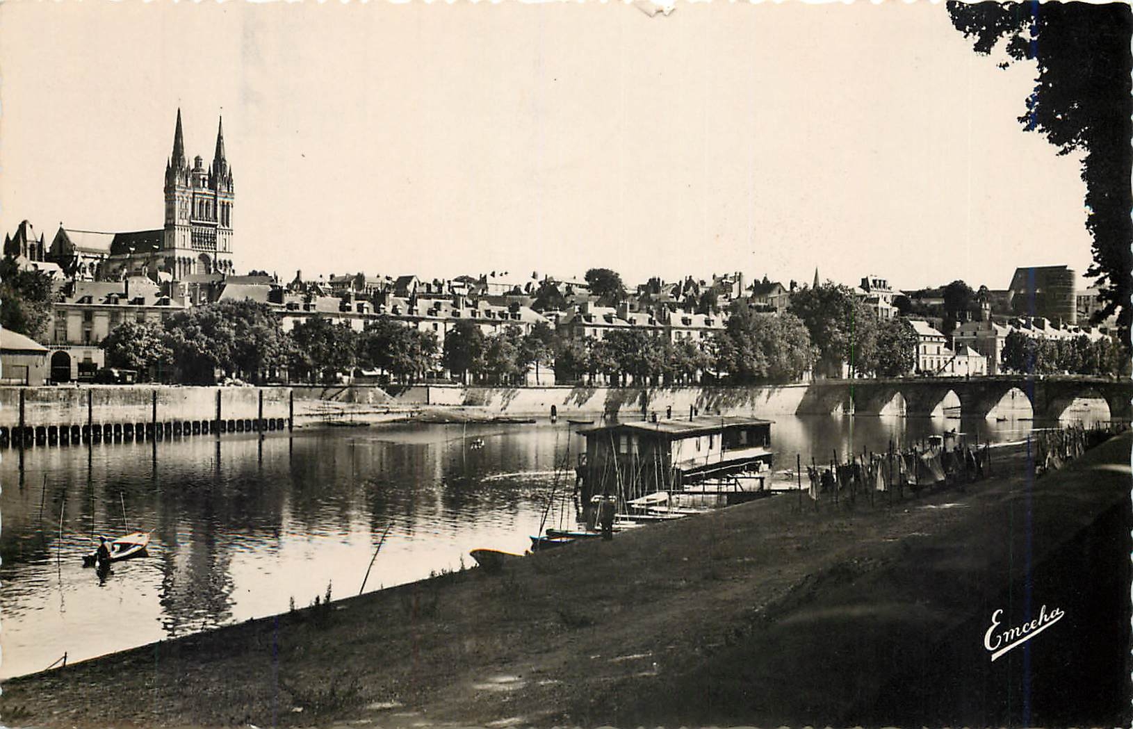 CPM Angers Maine Loire La Maine et le Pont du Centre 