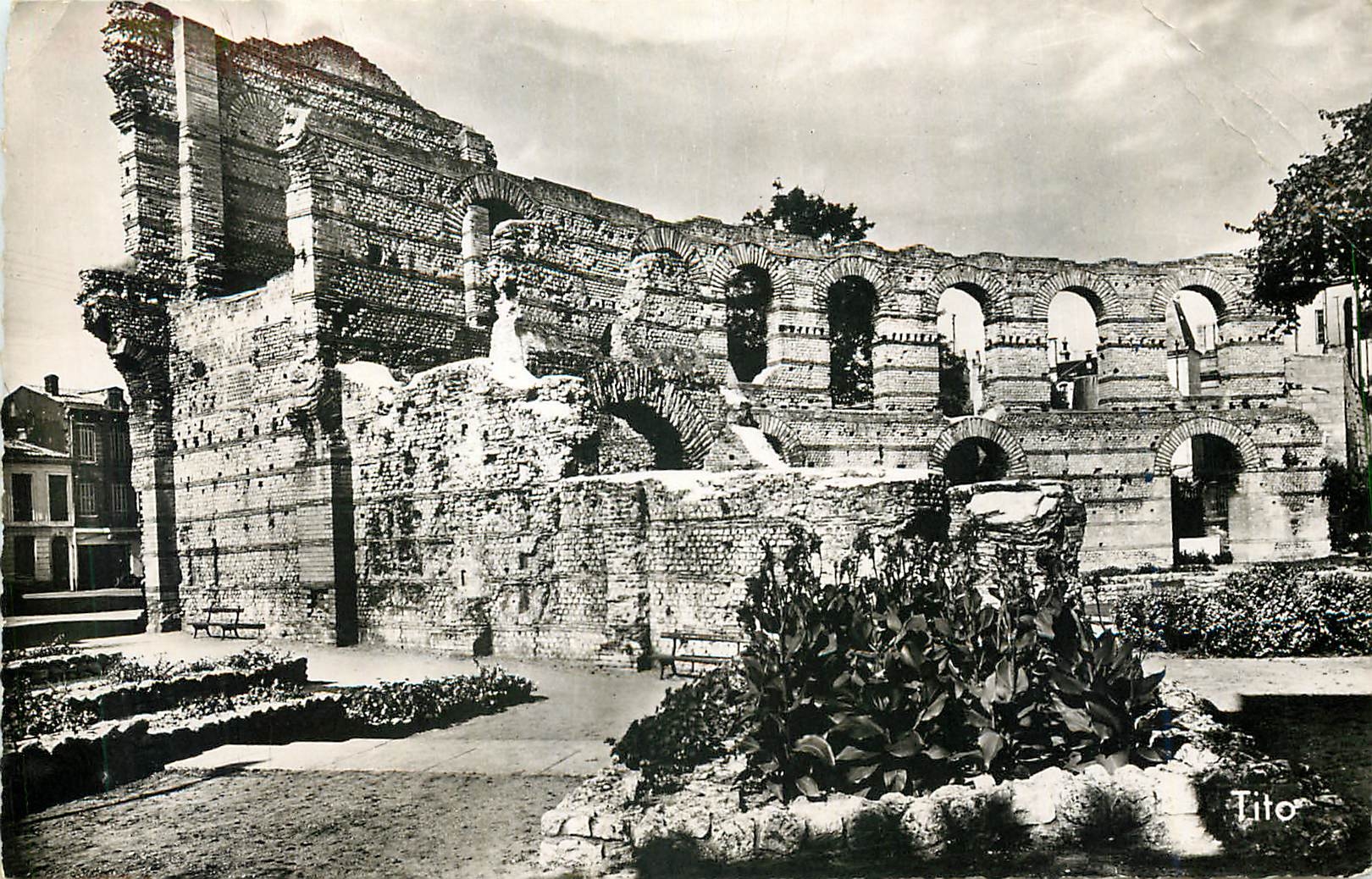 CPM Bordeaux Ruines du Palais Gallien 