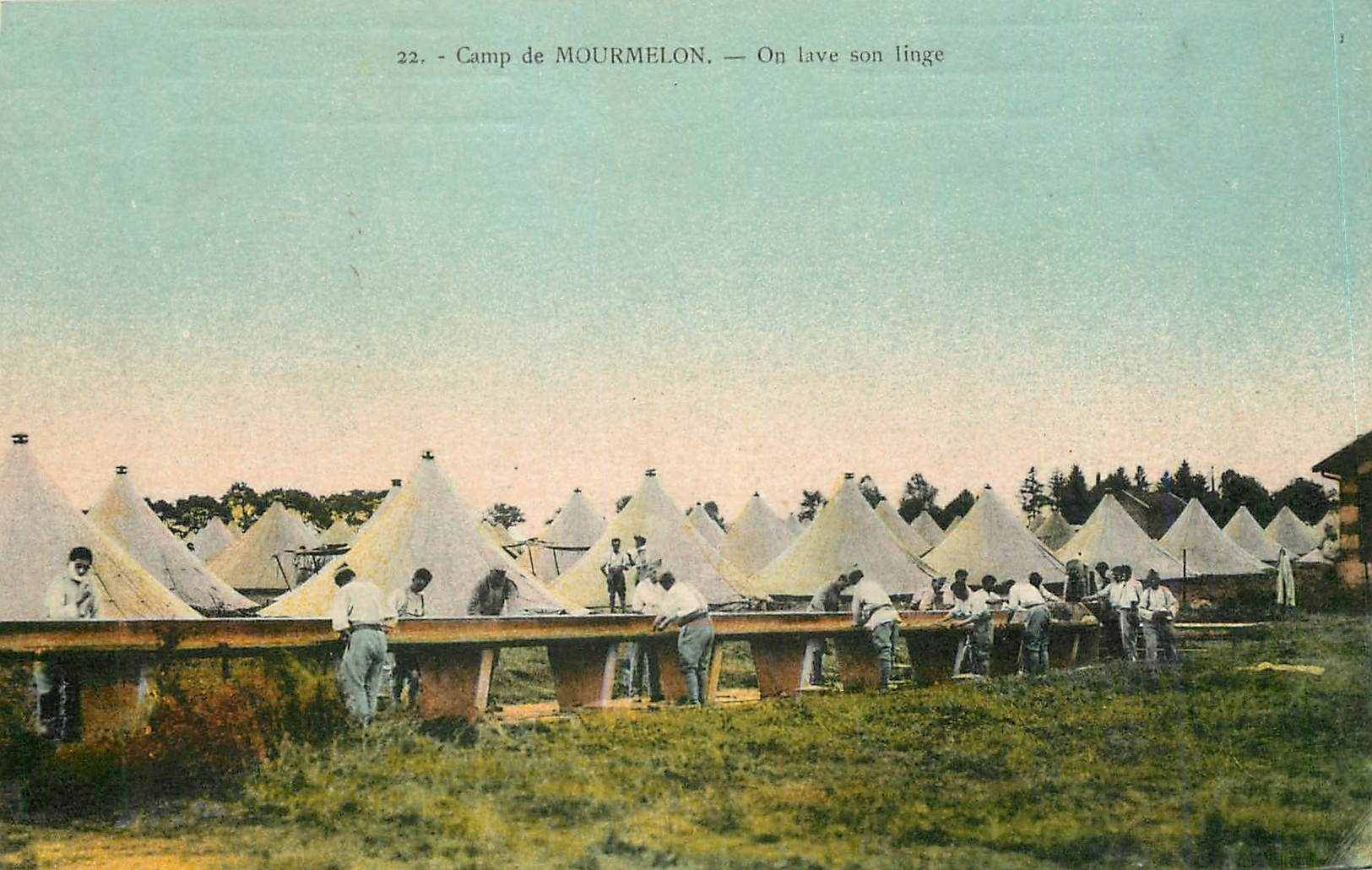 CPA Camp de Mourmelon On Lave son linge Militaria