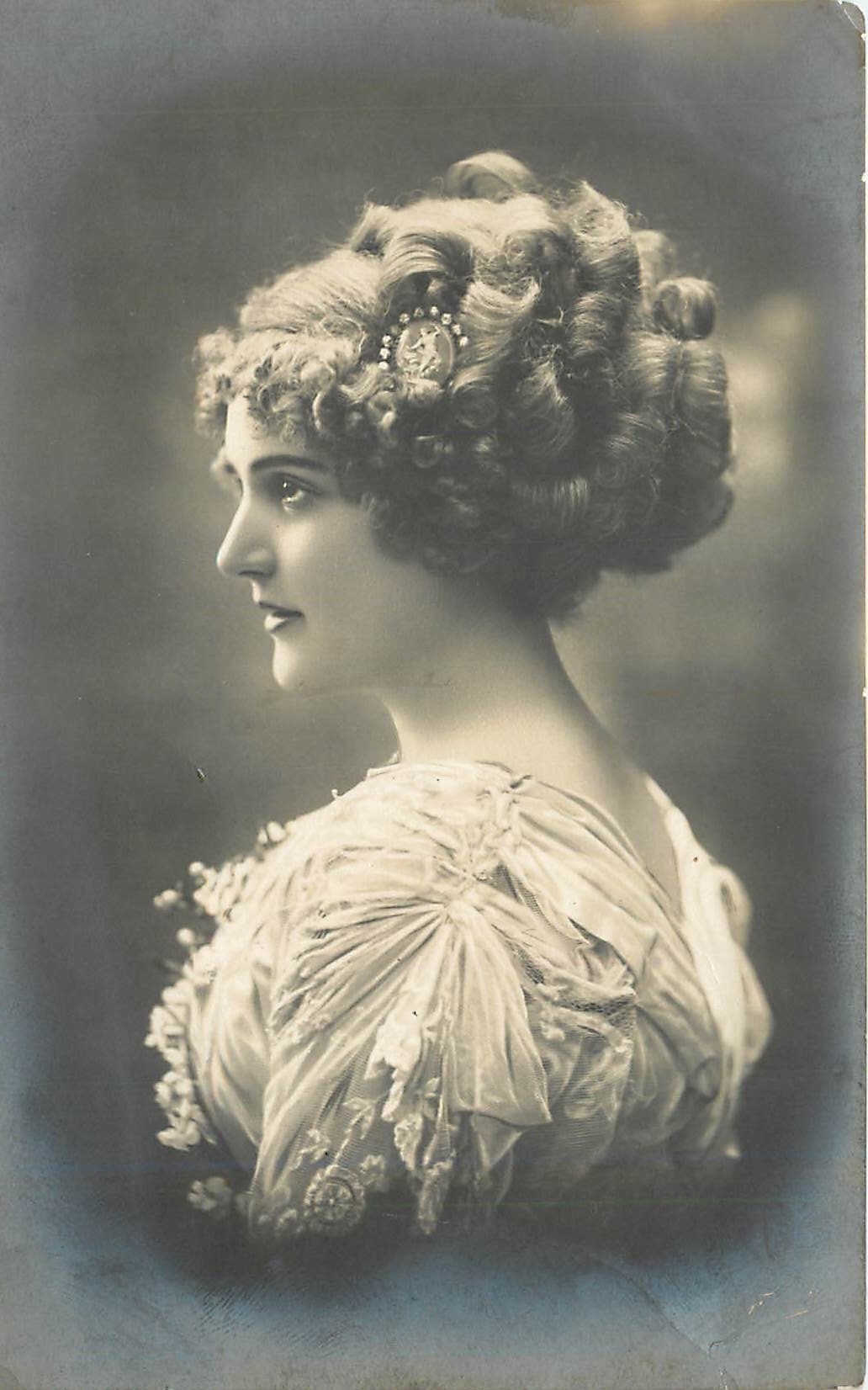 Portrait de femme — époque 1910-1920 — éditeur inconnu