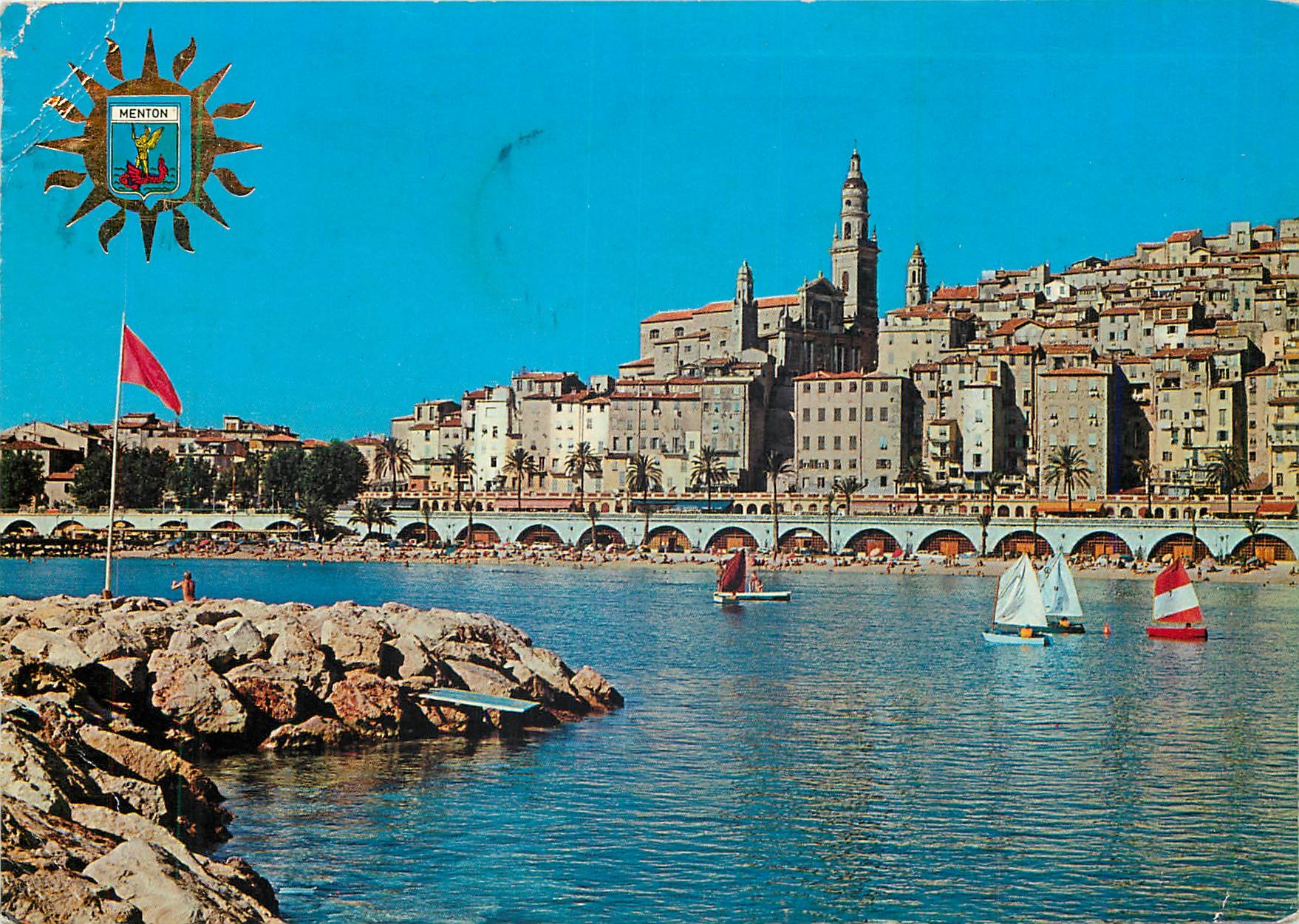 CPM Cote d'Azur French Riviera Menton Alpes Maritimes La Plage et la Vieille Ville 