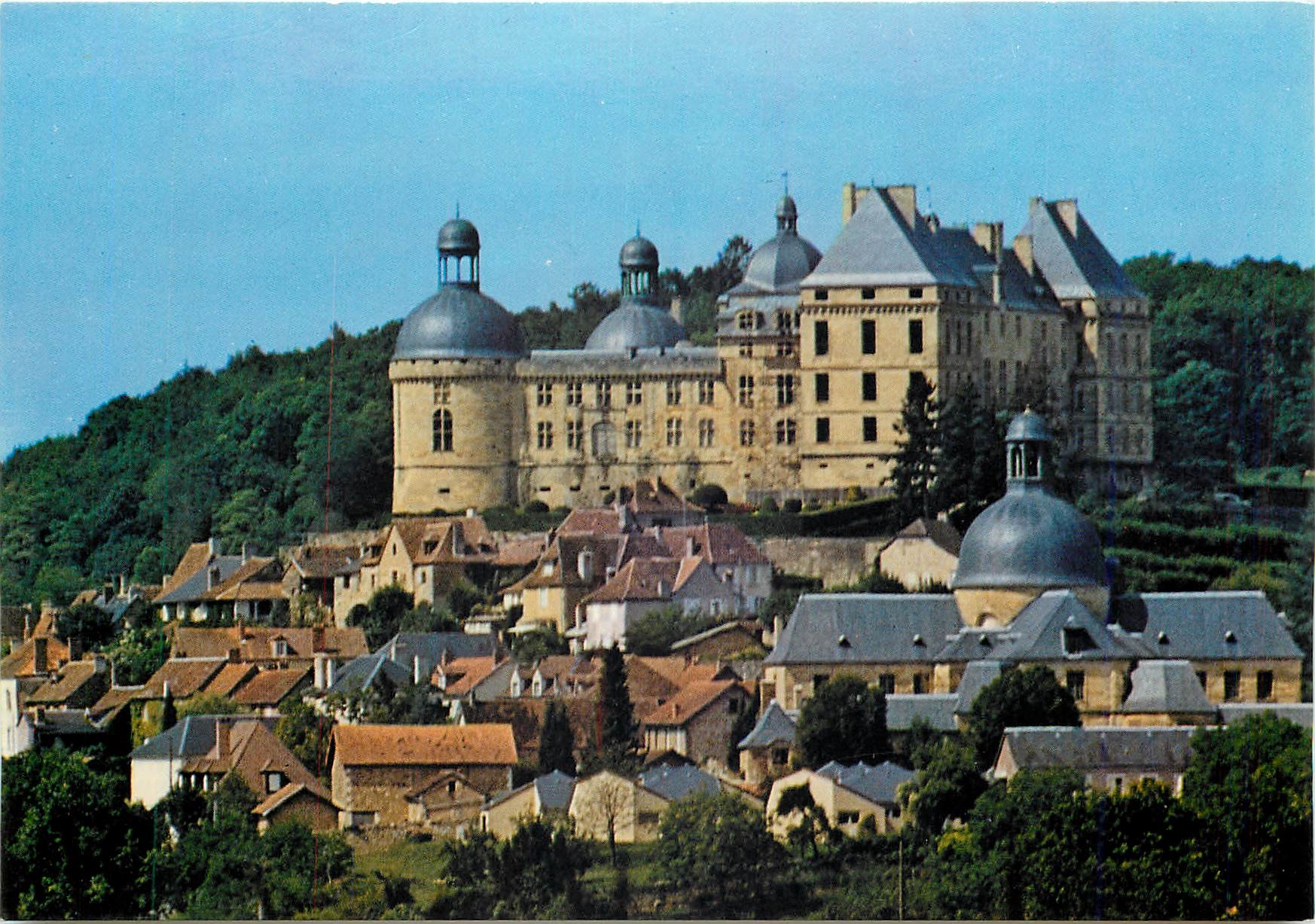 CPM Chateau de Hautefort Dordogne Vue generale de l'Est 