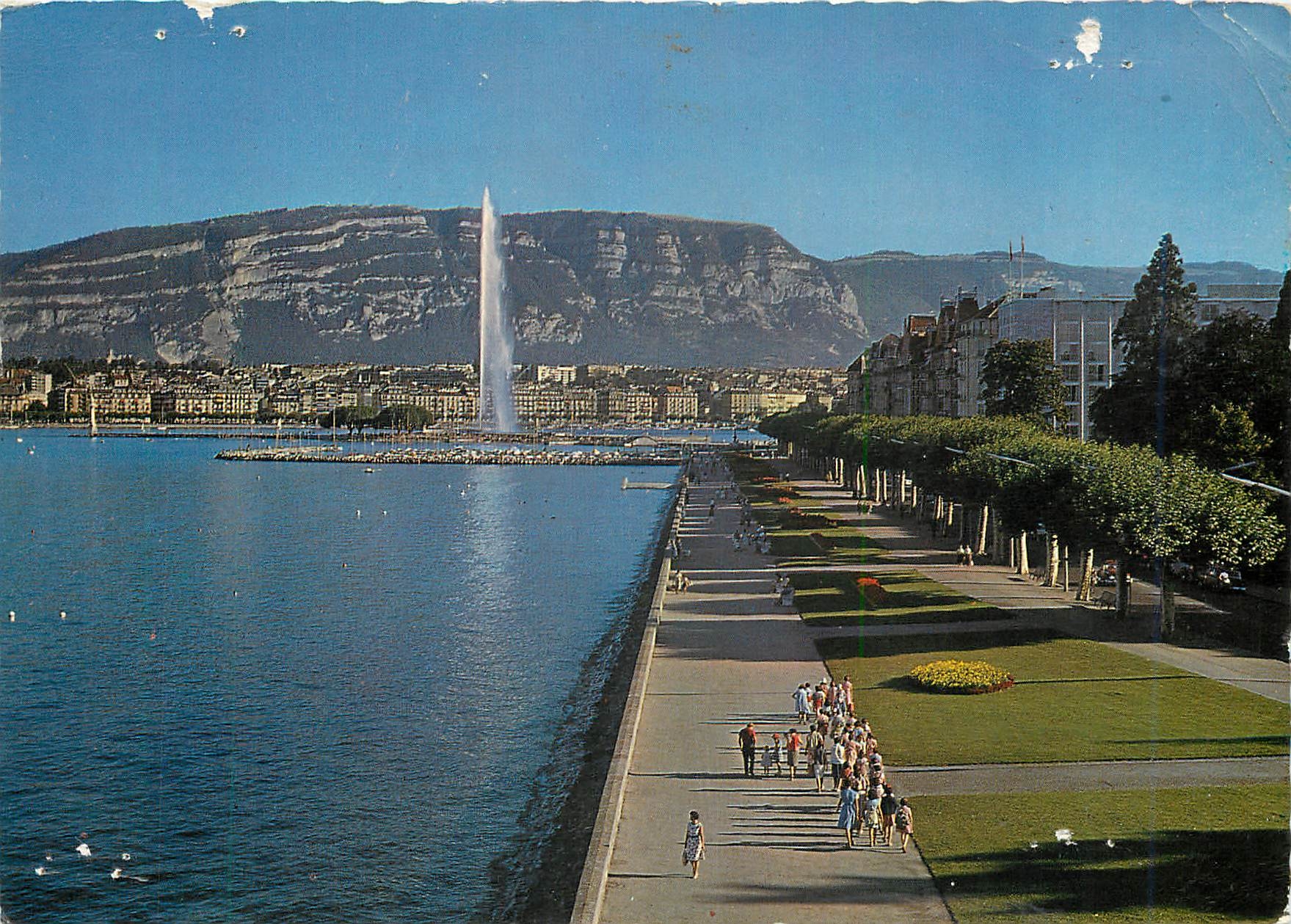 CPM Le Quai Wilson le jet d'eau et le Saleve Geneve