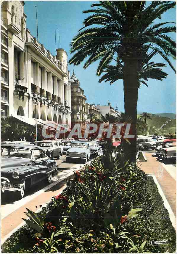 CPM Nice Alpes Maritimes Sur la Promenade des Anglais le Palais de la Mediterranee Automobile
