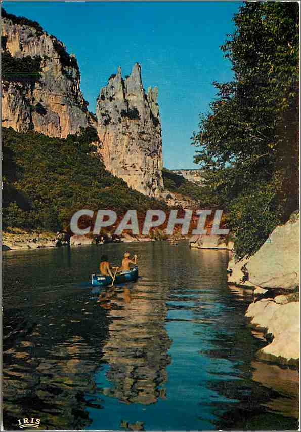 CPM Ardeche Pittoresque Le Rocher de la Cathedrale dans les gorges de l'Ardeche 