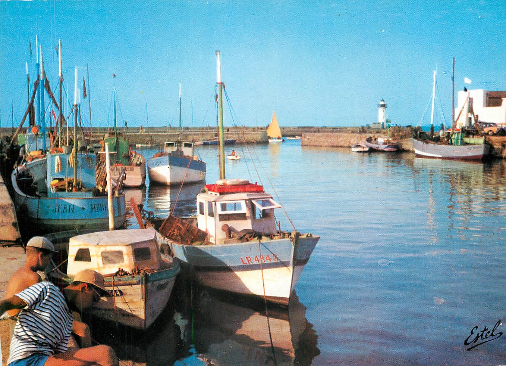 CPM Ile de Re Le Port de la Flotte Bateaux