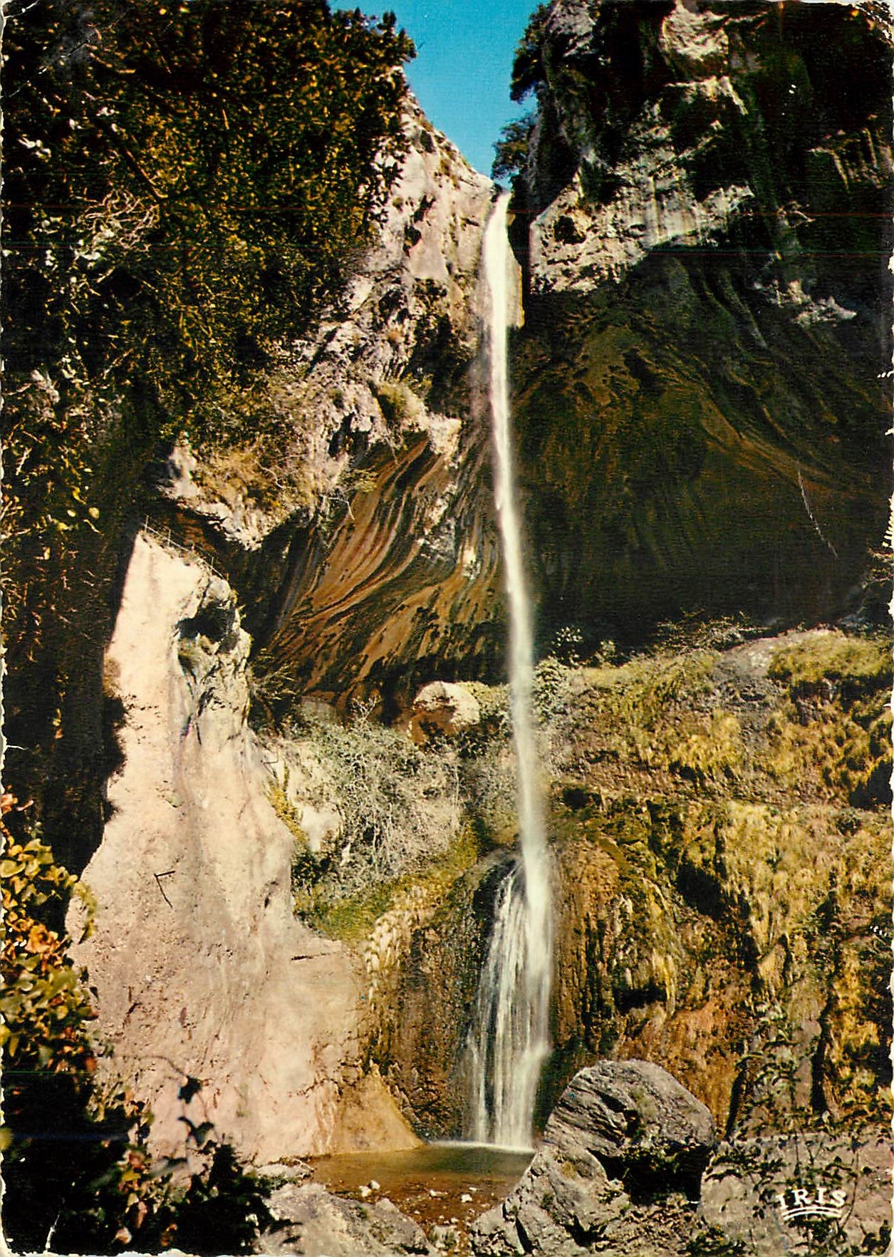 CPM Environs de Grasse A Mmes Dans les Gorges du Loup La Cascade 