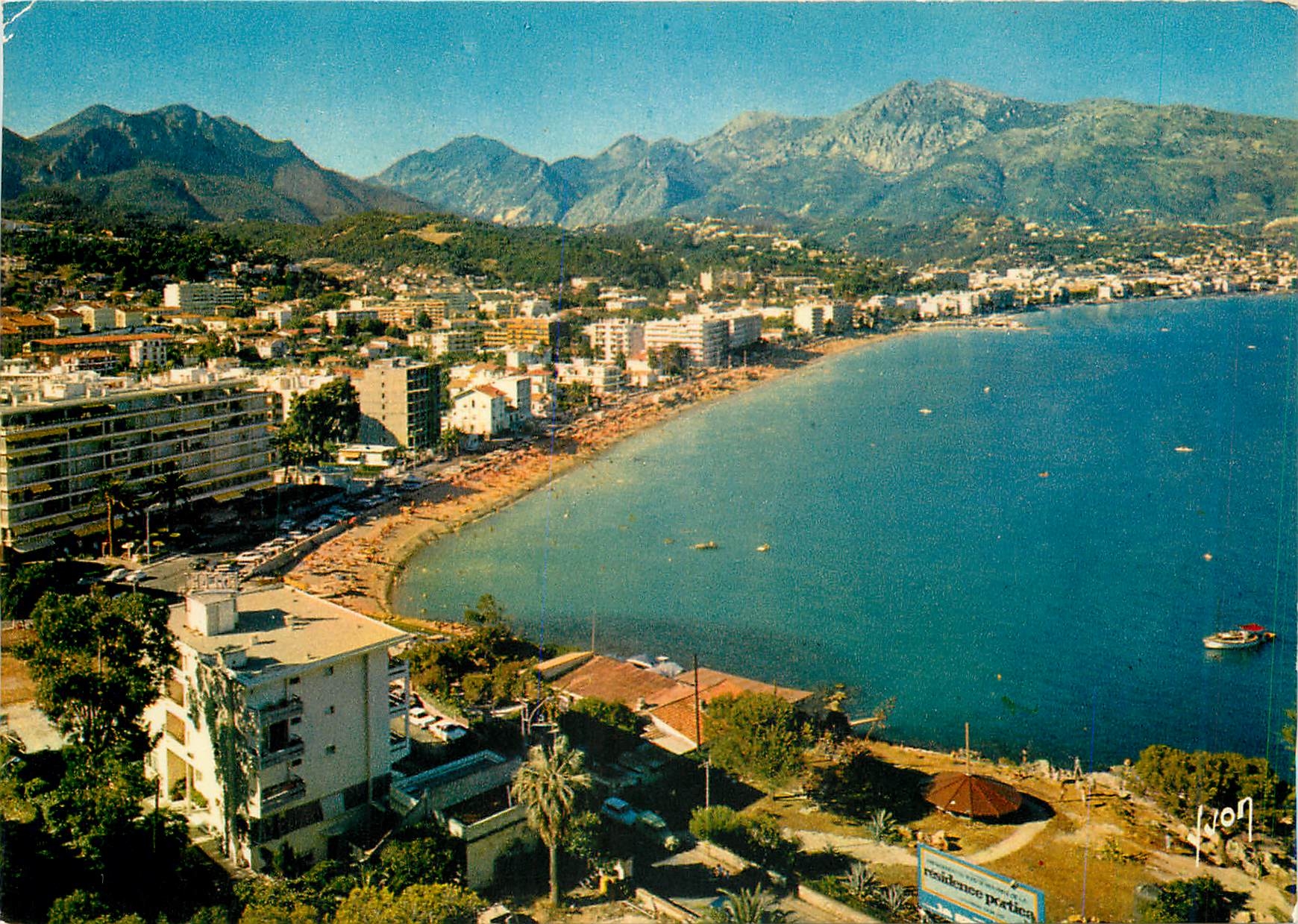 CPM Cap Martin Alpes Maritimes Ses plages vers Menton et la Chaine des Alpes Italiennes 
