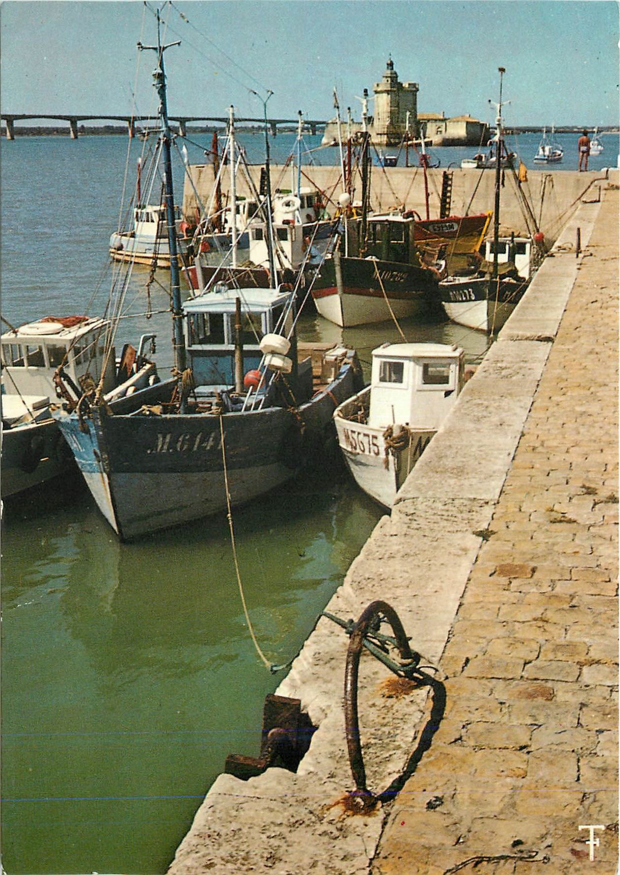 CPM Le Chapus Le Port Le Fort et le Pont d'Oleron Bateaux