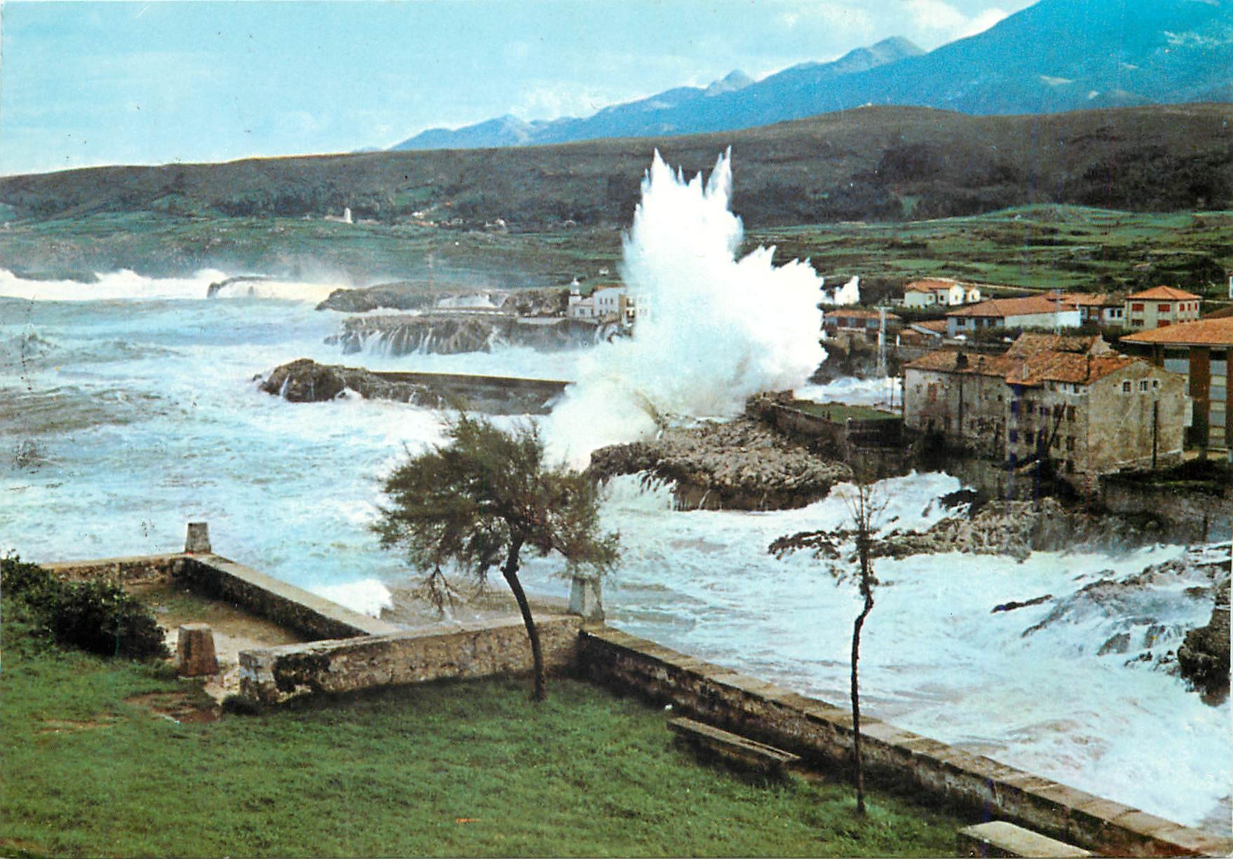 CPM Llanes Asturias Temporal en la costa 