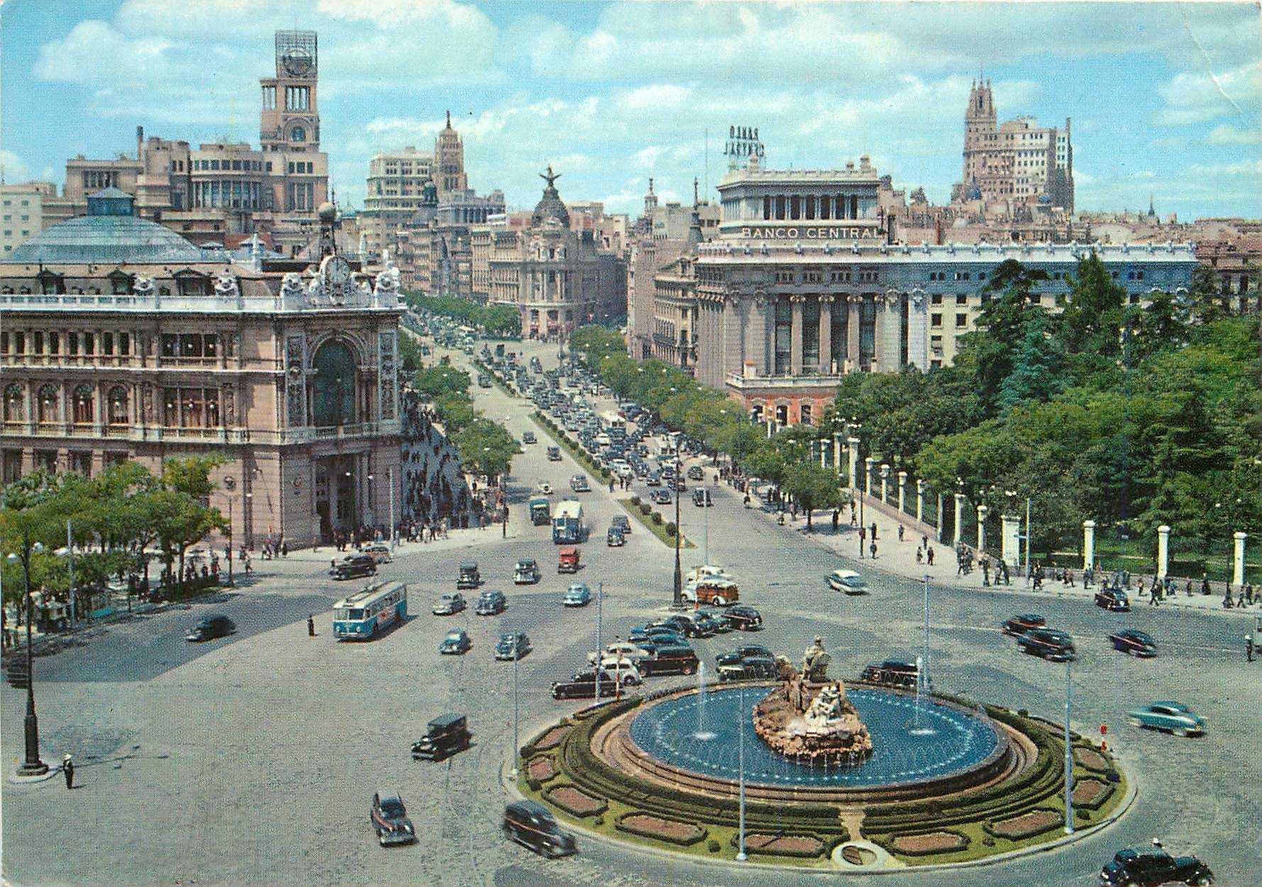 CPM Madrid Vue panoramique de la Place de la Cybele et rue d'Alcala 