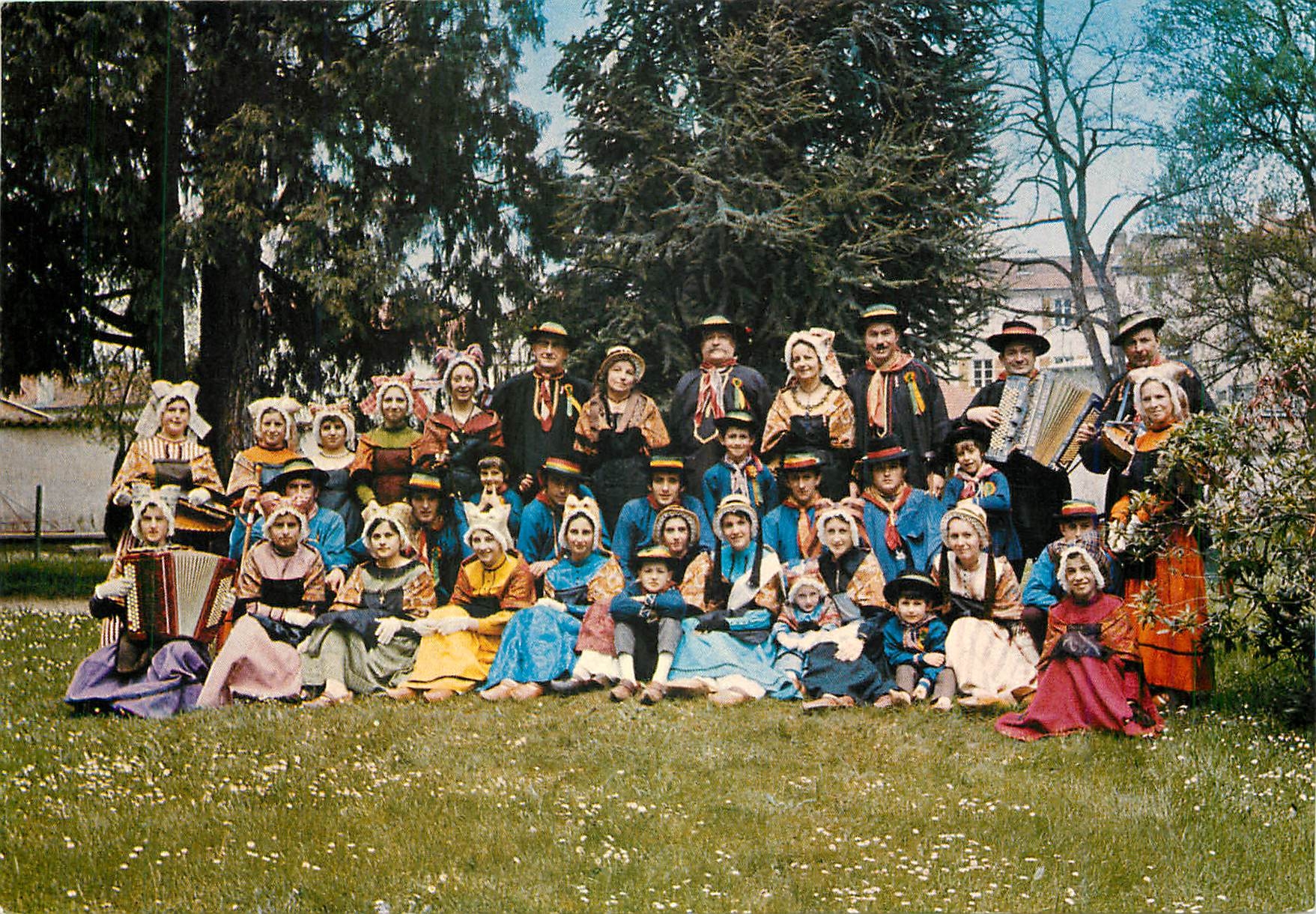 CPM Le Livradoue Dansaire Groupe Folklorique Auvergnat Folklore