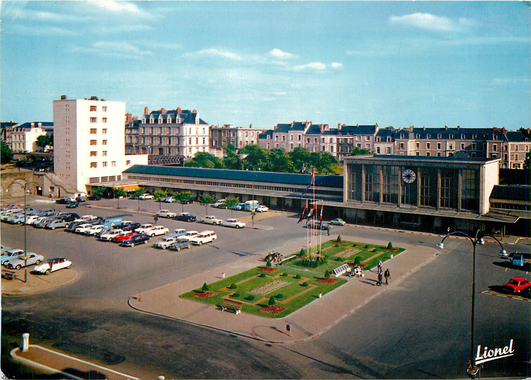 CPM Angers Maine et Loire Gare Saint Laud 