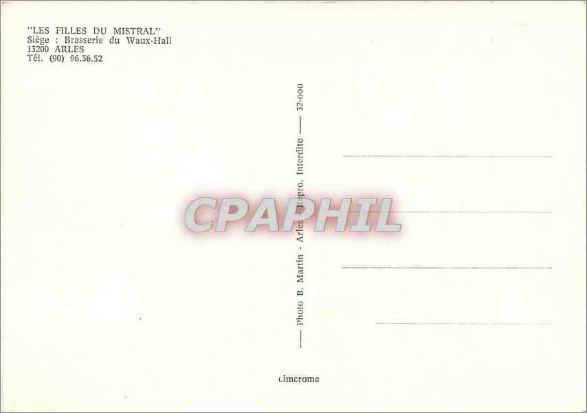 CPM Les Filles du Mistral Siege Brasserie du Waux Hall Arles Majorettes — Verso