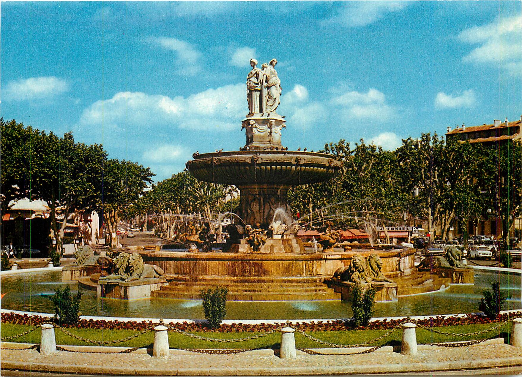CPM Aix en Provence Grande Fontaine sur la Rotonde 