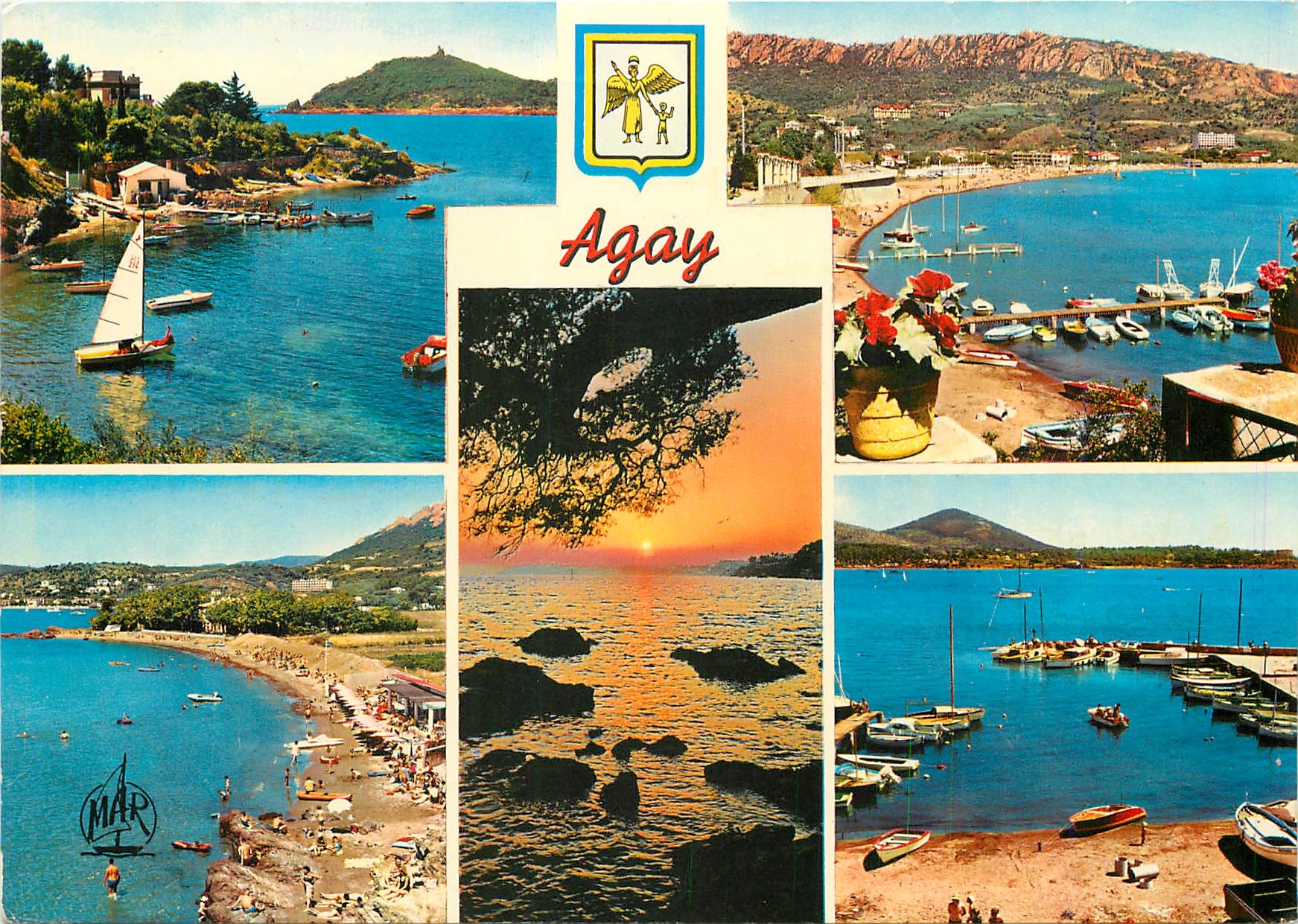 CPM La Cote d'Azur Agay Le Petit port de la Baumette au fond le Dramont La plage 