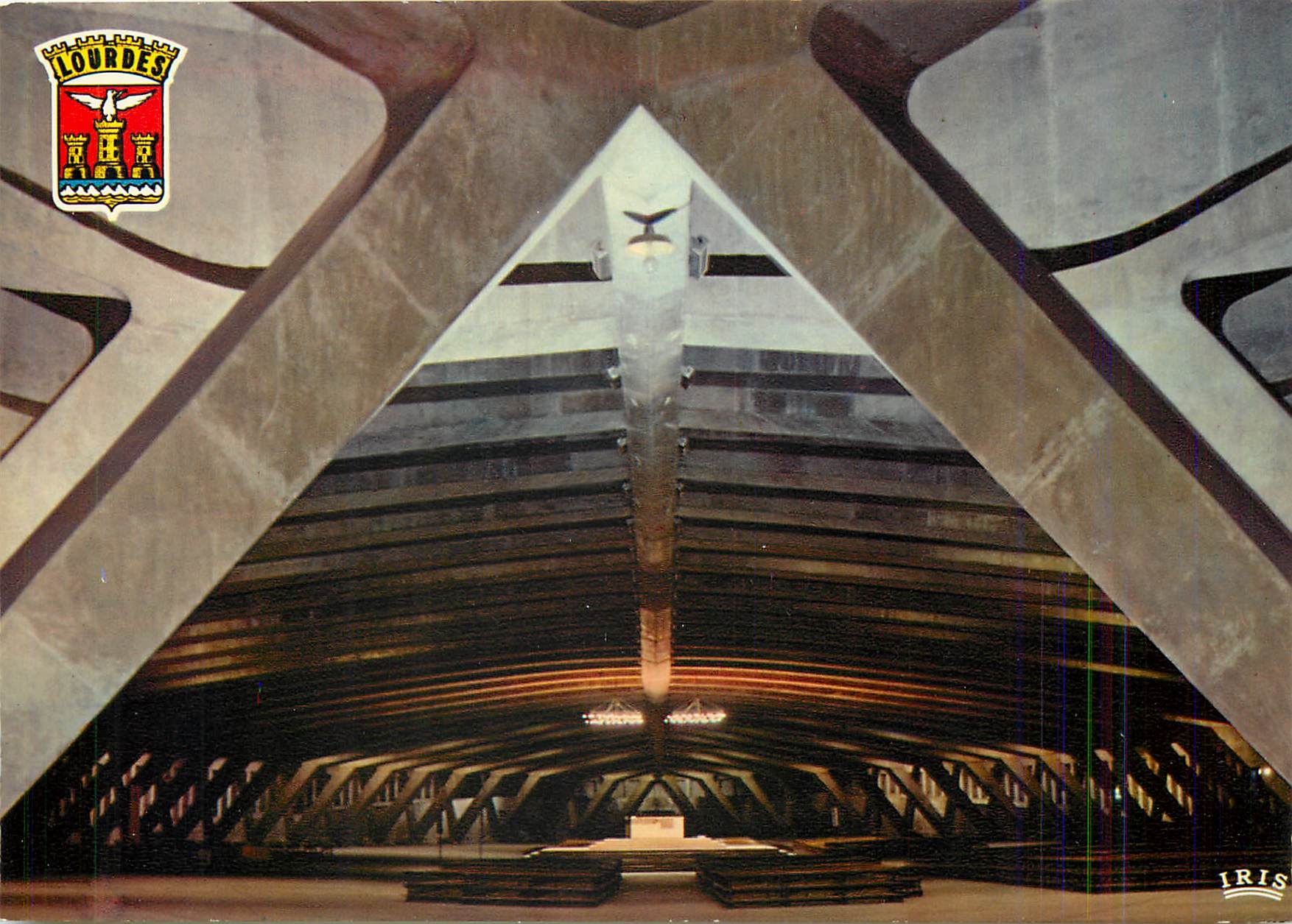 CPM Lourdes La Basilique Souterraine Saint Pie X 