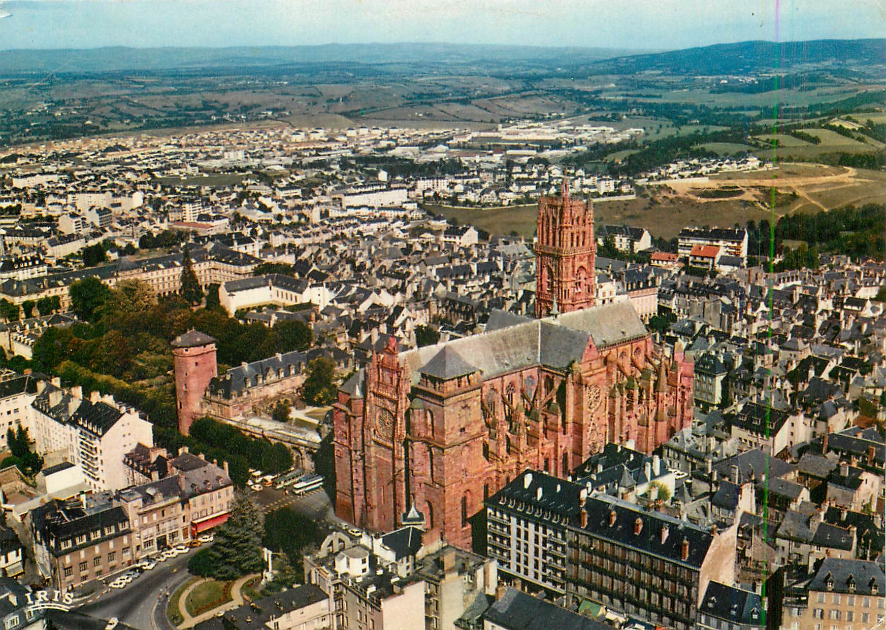 CPM Rodez Aveyron Vue du ciel la Cathedrale Notre Dame 