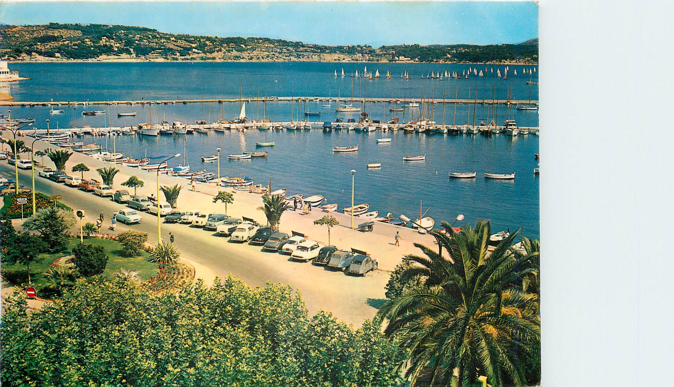 CPM Lumiere et Beaute de la Cote d'Azur Bandol Les Jetees des Yachts 