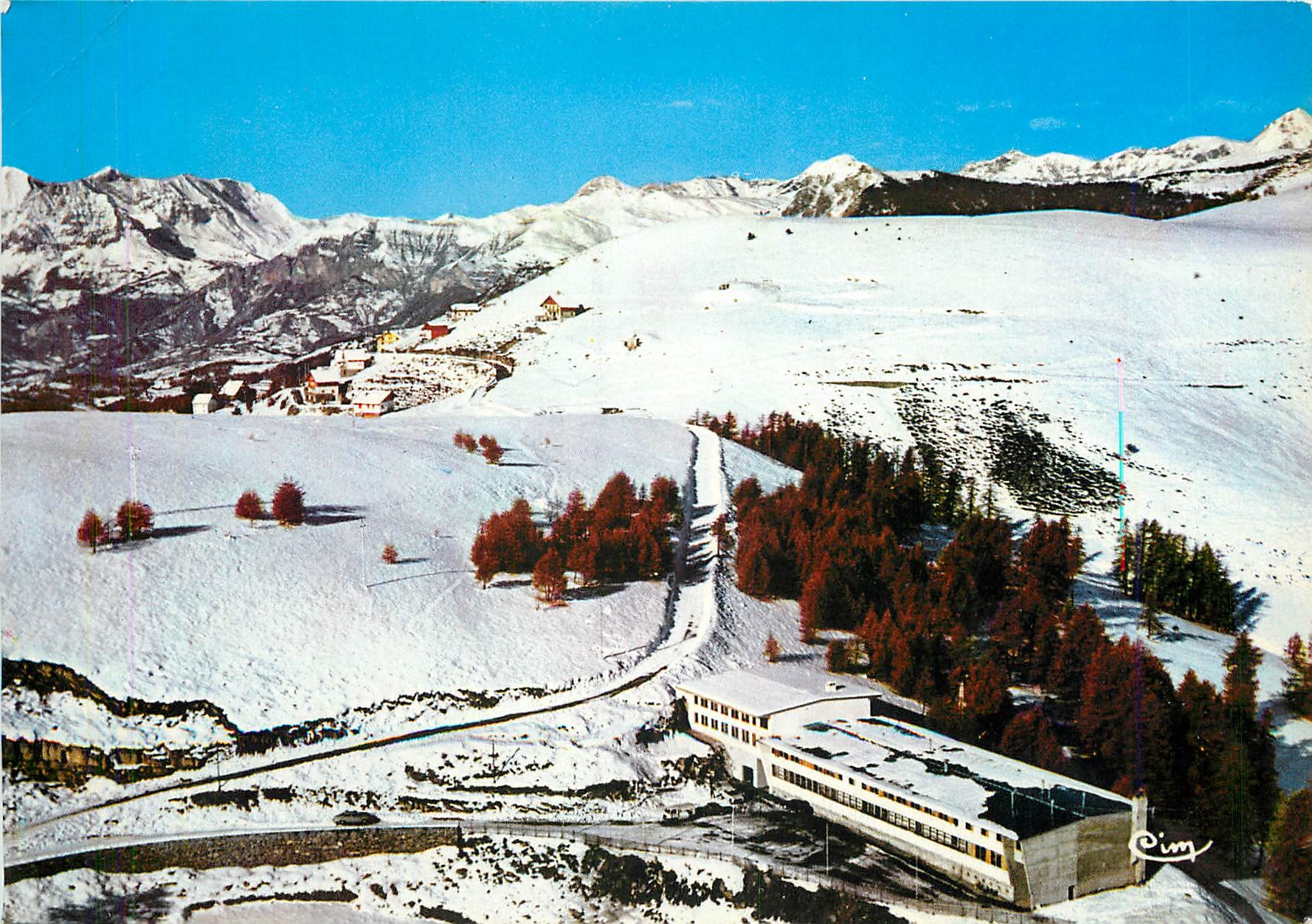 Valberg (A.-Mar.), alt. 1700 m. — Station d'hiver et Station estivale — vue panoramique aérienne — éditeur CIM