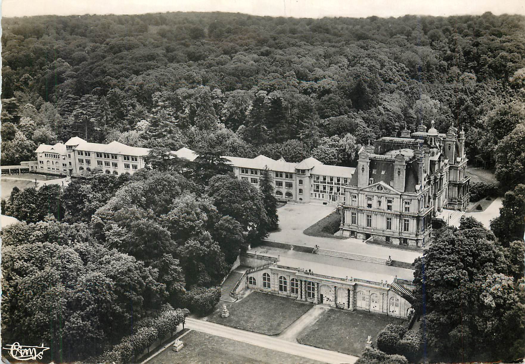 CPM St Martin du Tertre S et O Vue aerienne Le Chateau 
