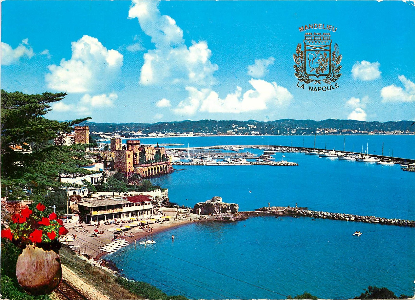 CPM Mandelieu La Napoule Cote d'Azur La plage Le chateau Le nouveau port 