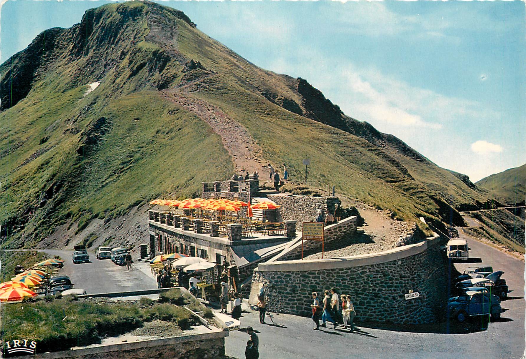 CPM Cantal Pittoresque Le Puy Mary Et le carrefour du Pas de Peyrol 